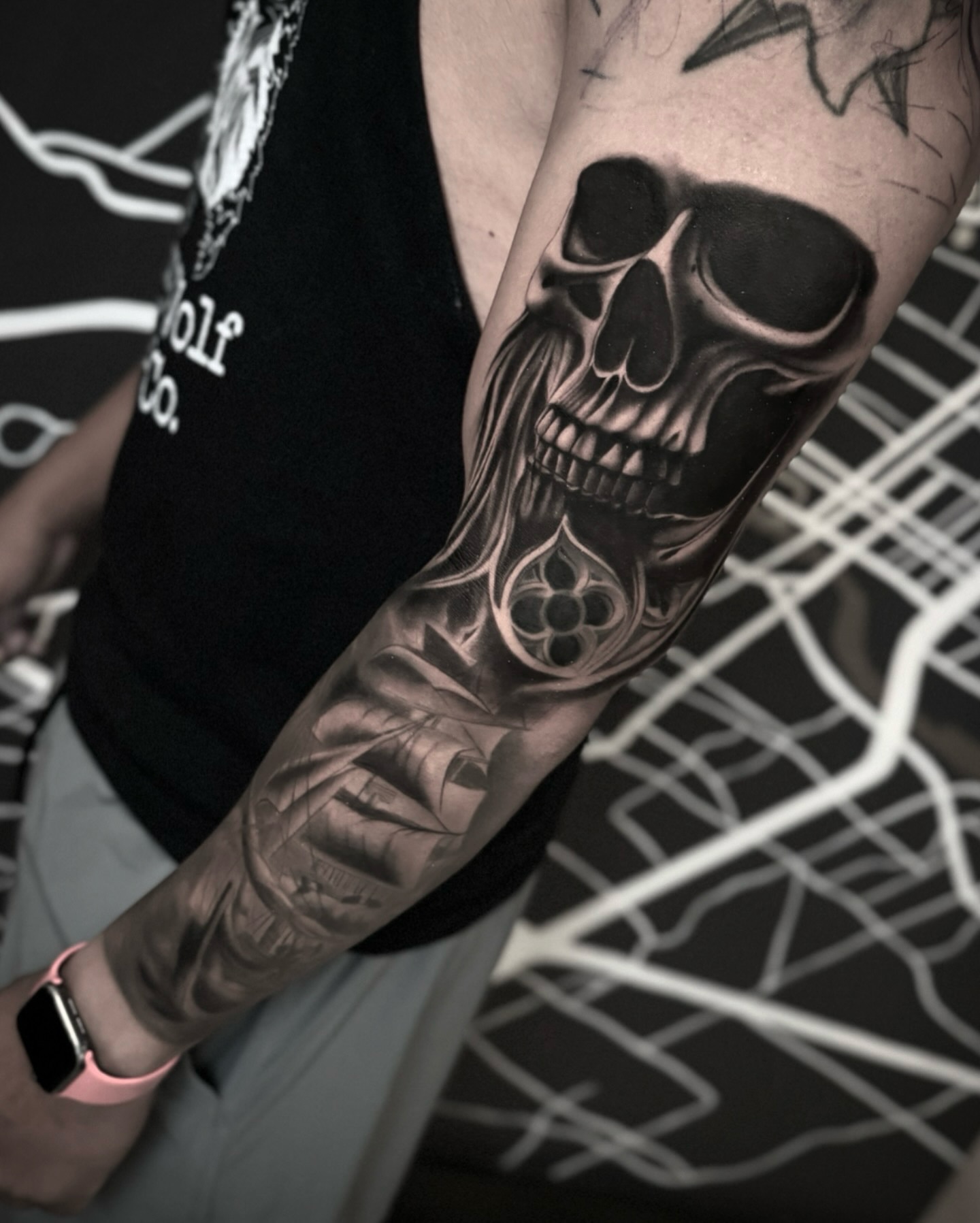 Skull realism tattoo on the forearm by 𝕭𝖑𝖆𝖐𝖊 𝕱𝖊𝖗𝖔𝖓𝖊