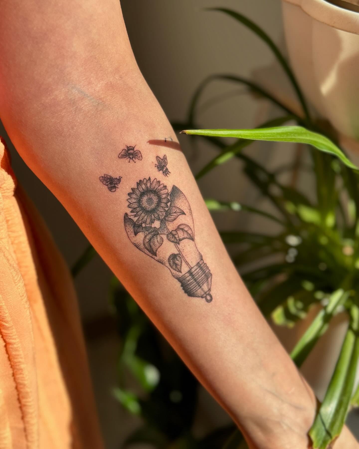 Tattoo by @sautattooo — black_and_grey
