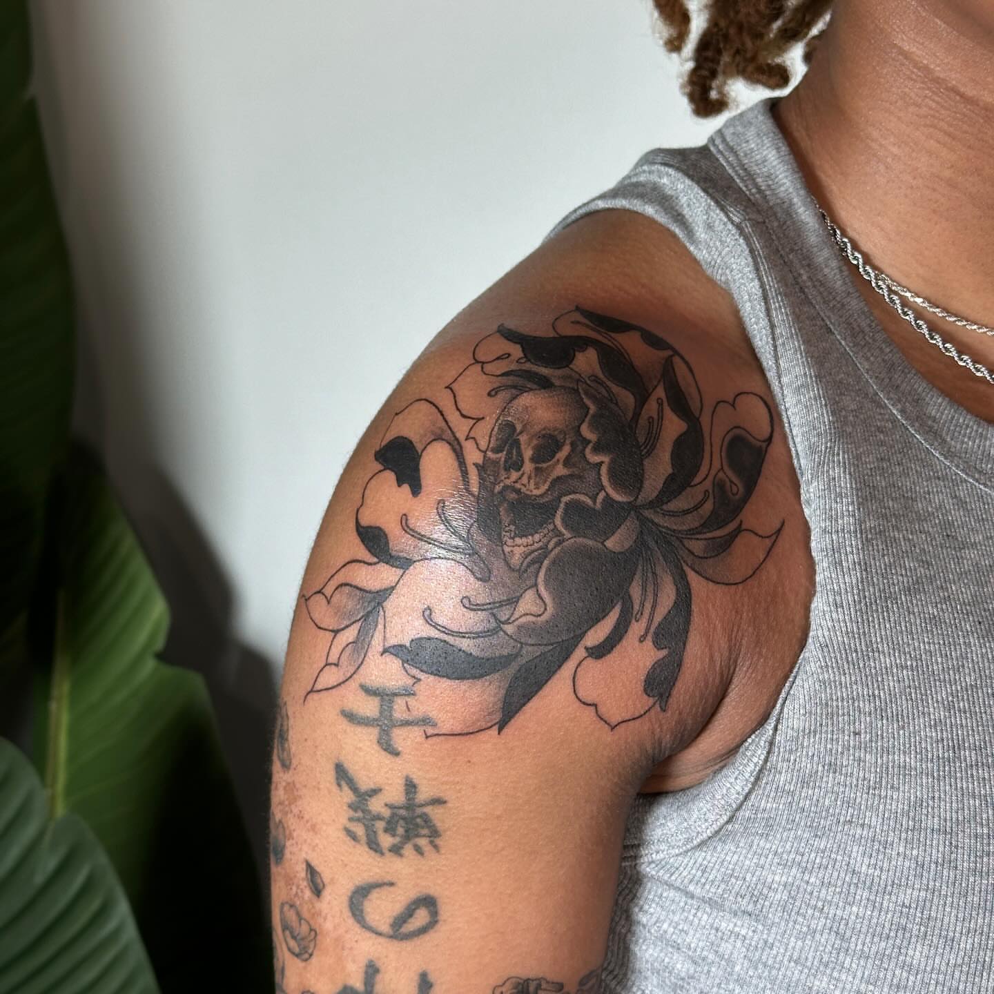 Tattoo by @vileinkzz โ black_and_grey