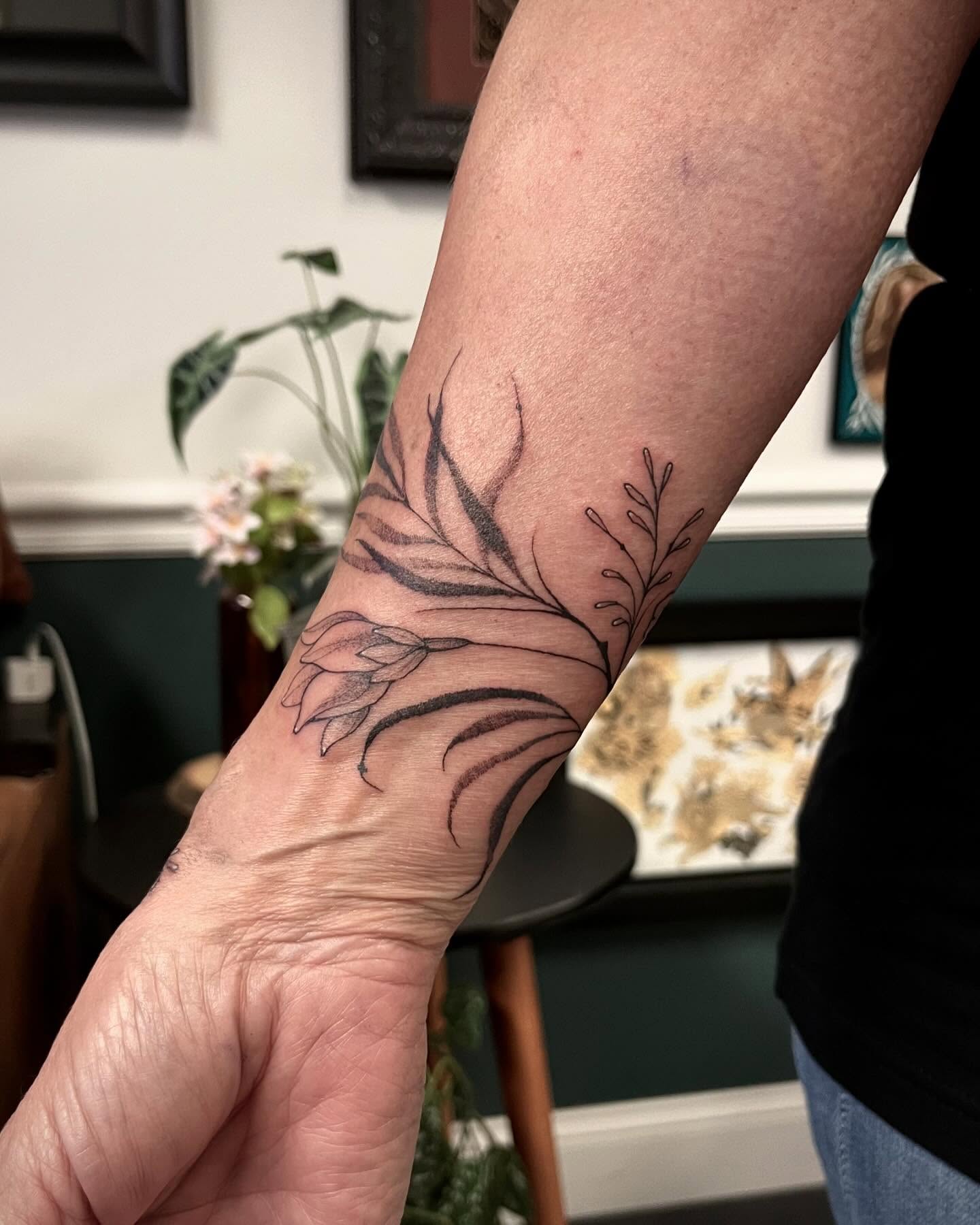 Tattoo by @dustytattoos โ black_and_grey