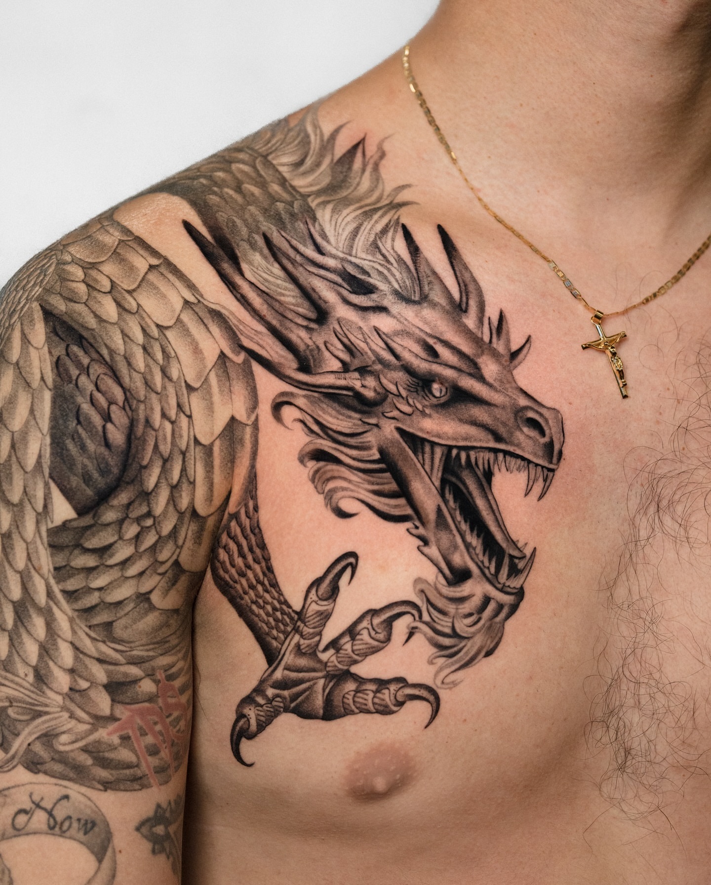 Dragon realism tattoo on the chest by Mateo