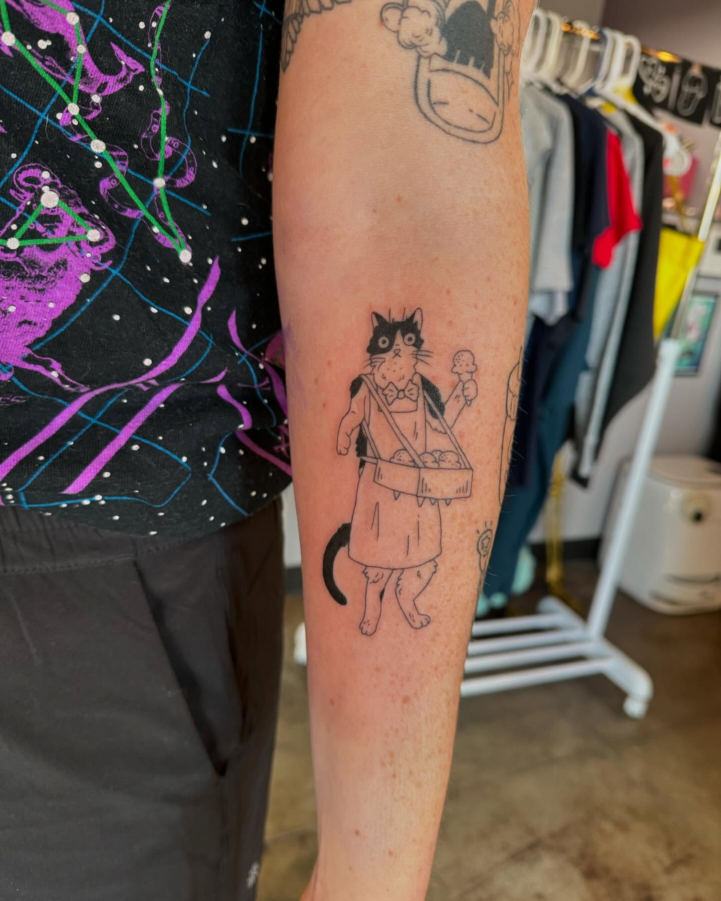 Tattoo by @jesloretattoo — dotwork