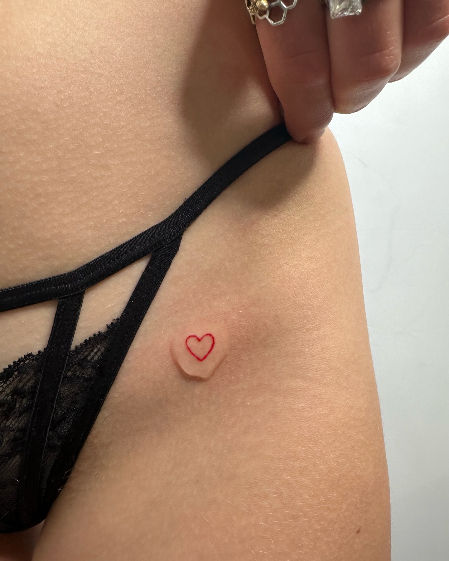 Tattoo by @suzietattoo — minimalist