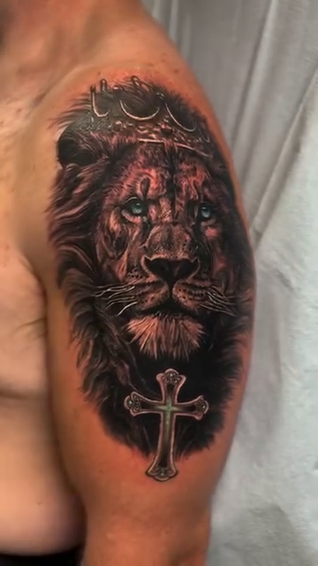 Lion with crown and cross realism tattoo by 🦇𝖀𝖙𝖆𝖍🦇, Las Vegas, Nevada