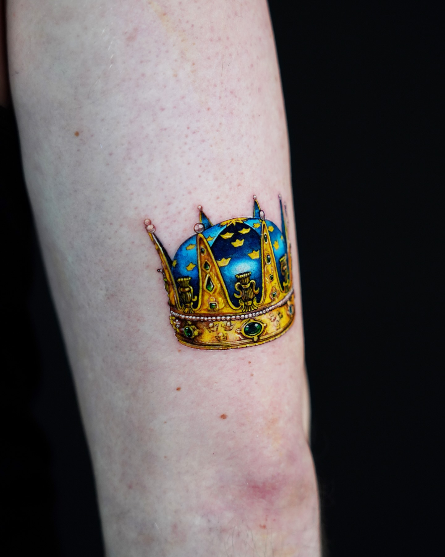 Royal crown realism tattoo on the forearm by 대구타투 iwol colortattoo realismtattoo