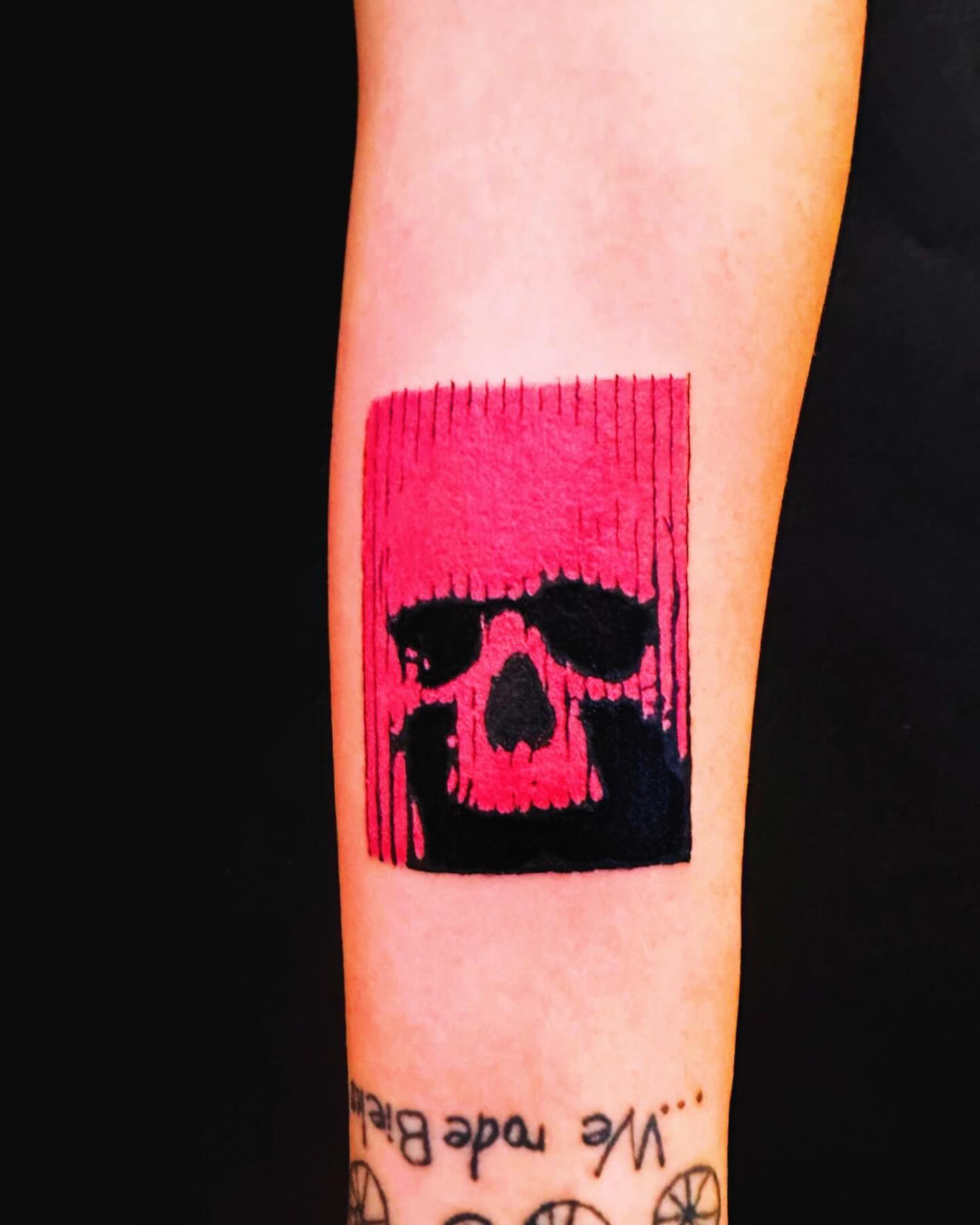 Tattoo by @effacermonexistence — dotwork