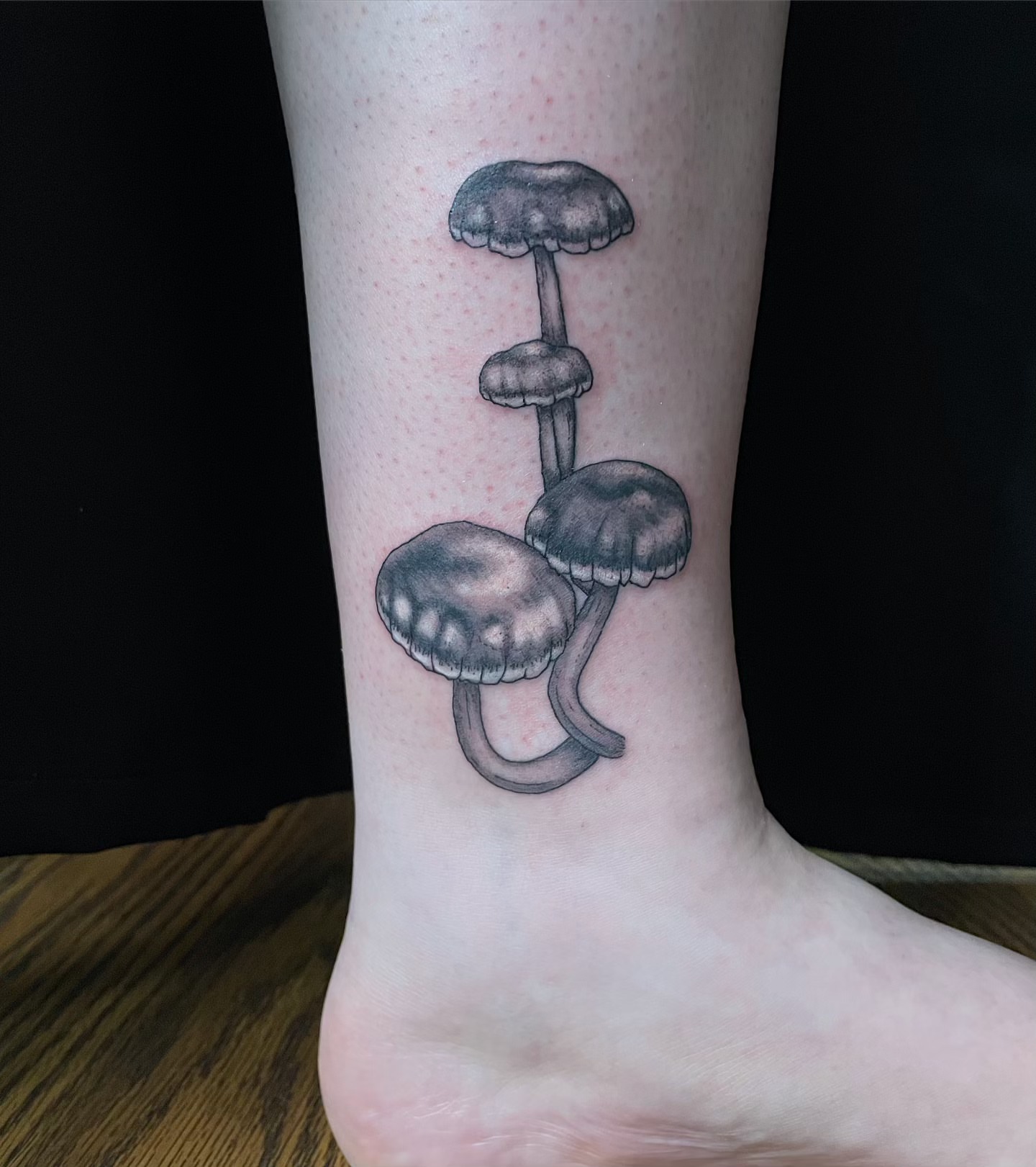 Tattoo by @hildurblom — black_and_grey