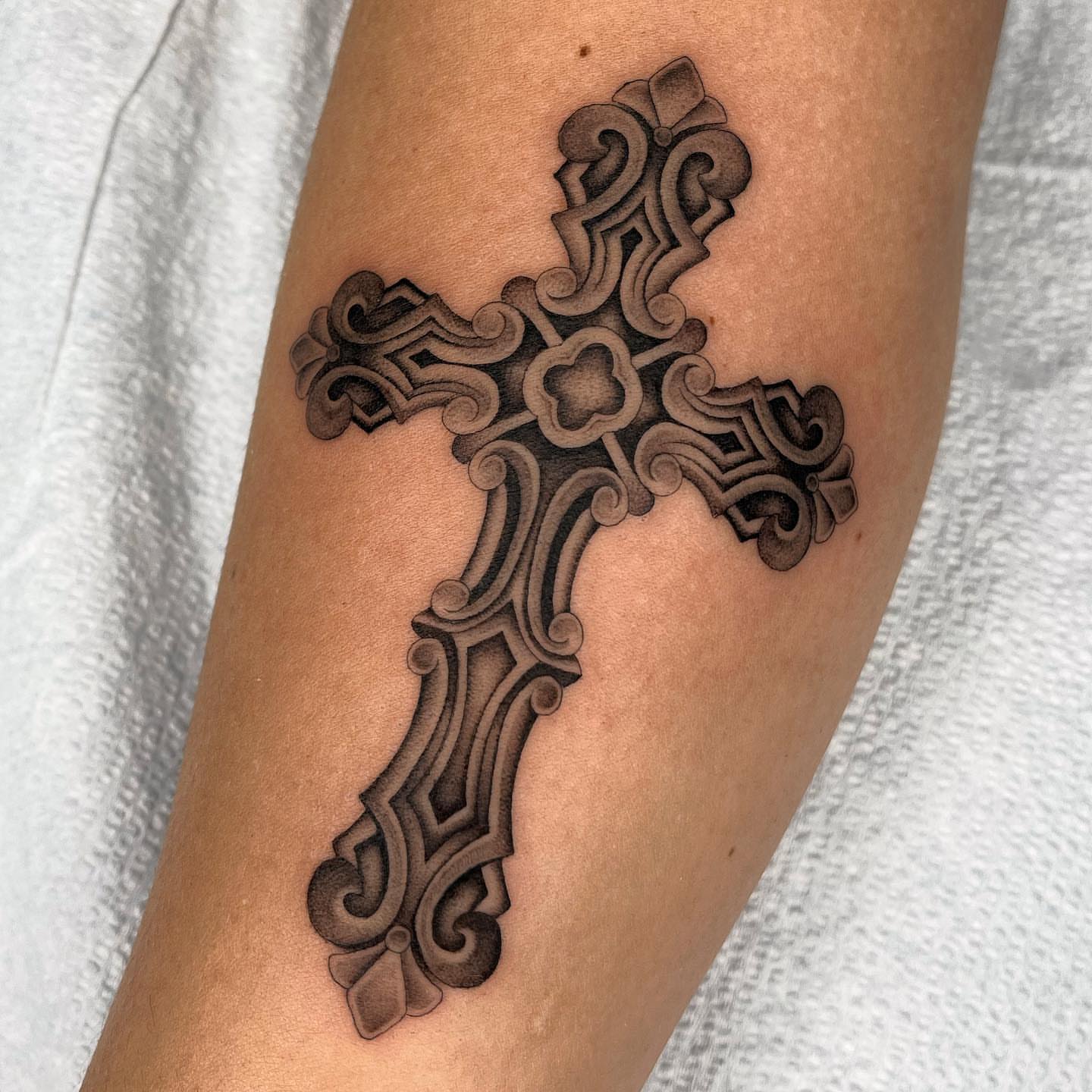 Tattoo by @tiyannagarlic — black_and_grey, ornamental