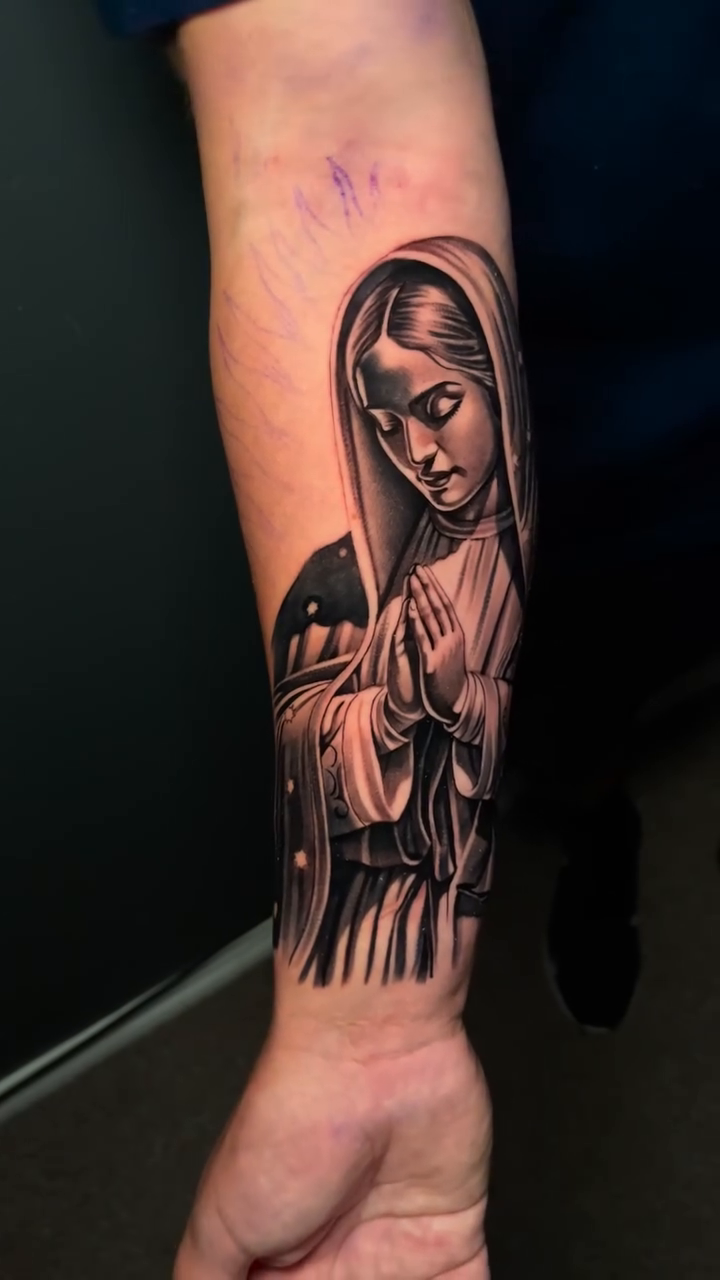 Virgin Mary realism tattoo by Michael Martinez