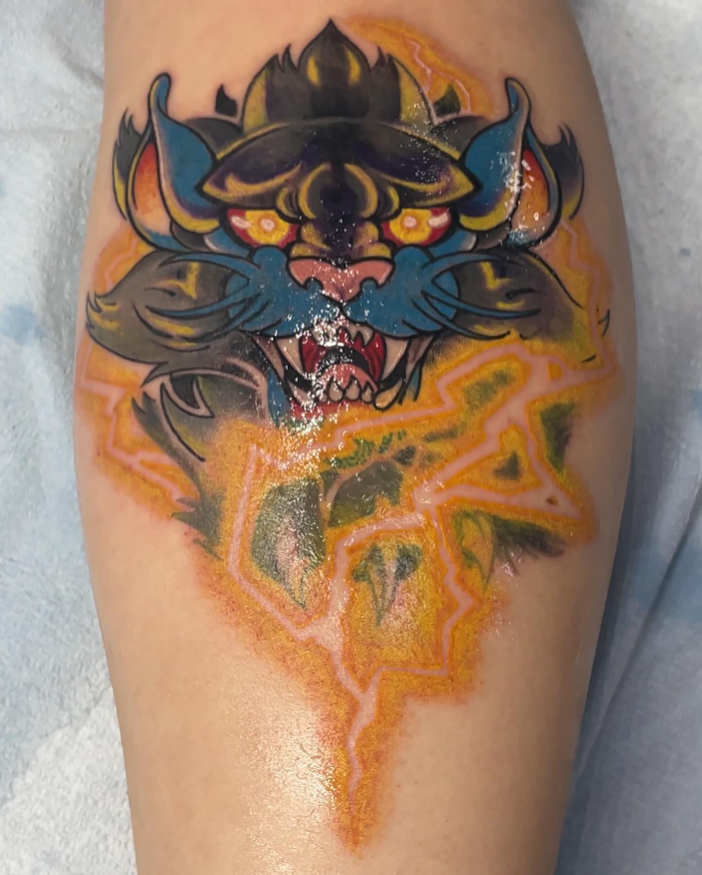Tattoo by @robinyublind — american_traditional, dotwork
