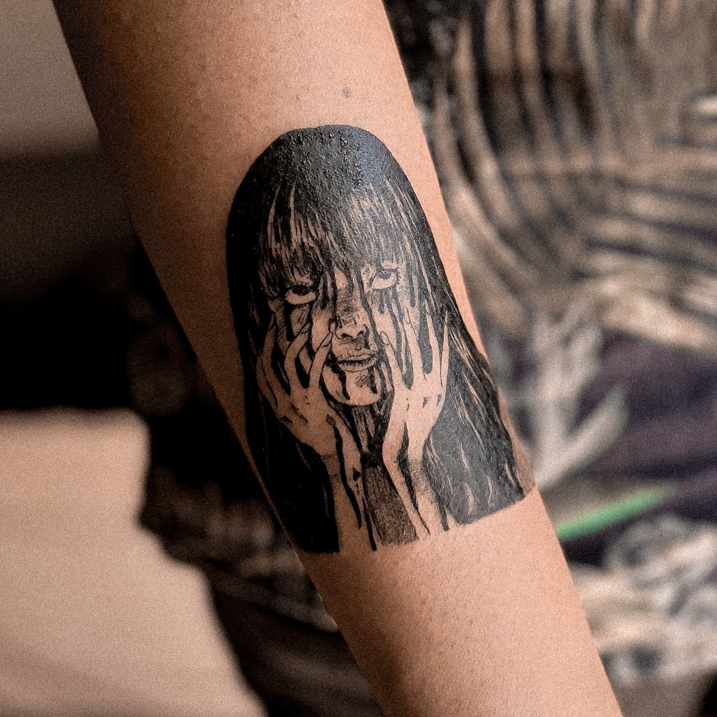 Woman's face realism tattoo on the forearm by 조조