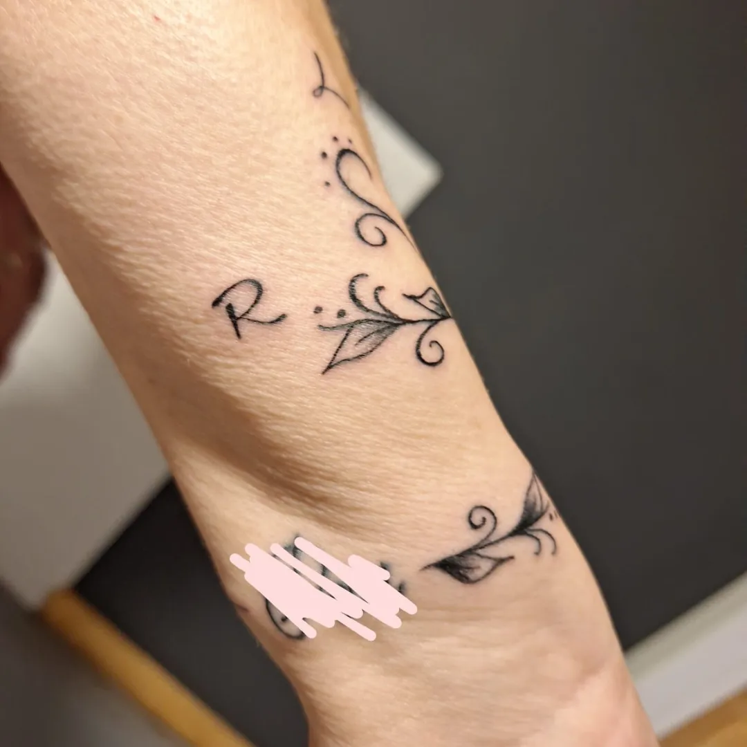 Tattoo by @red.ink_tattoo_pirineos — fine_line, ornamental