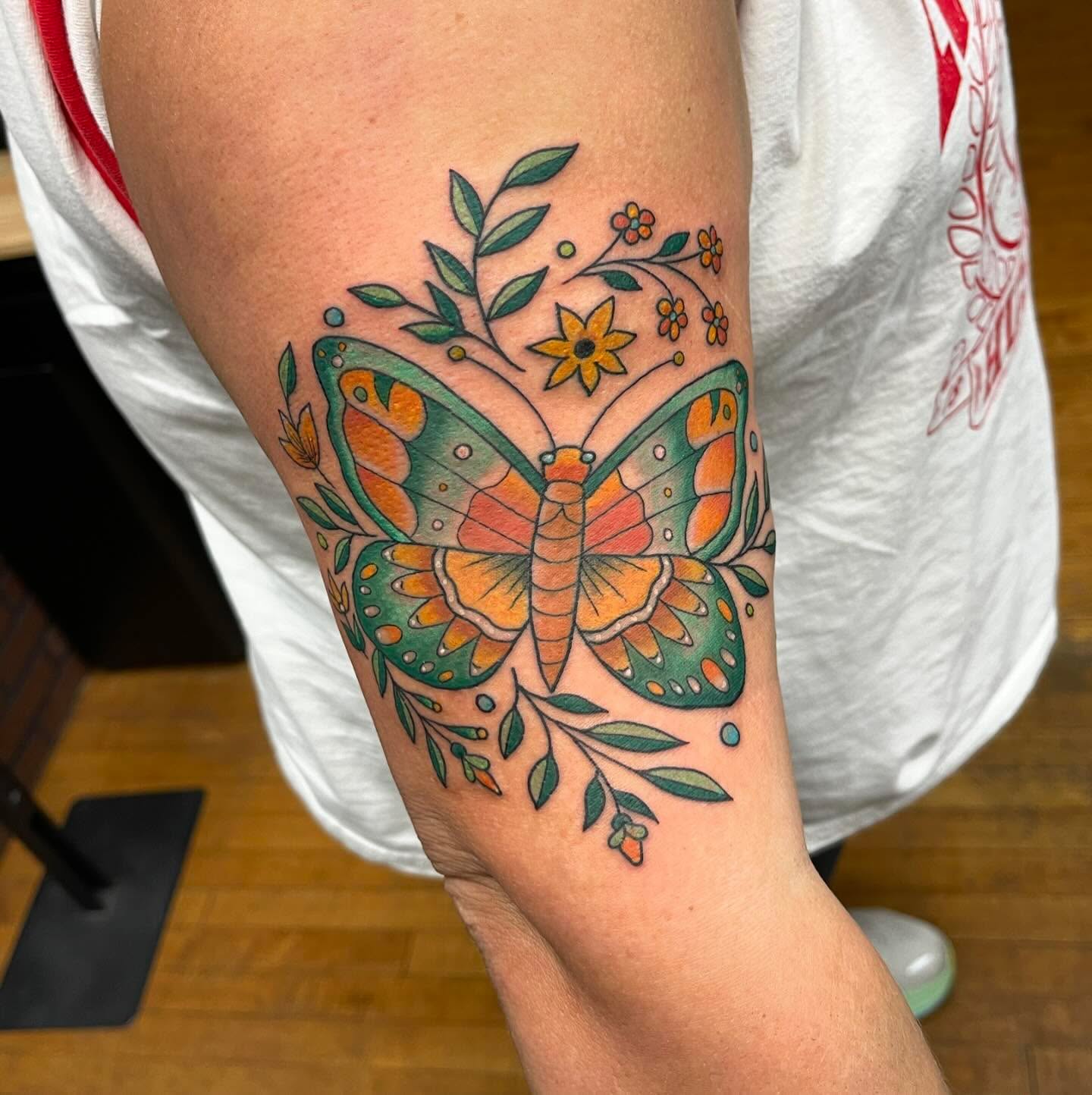 Tattoo by @oldetownescott — dotwork, new_school