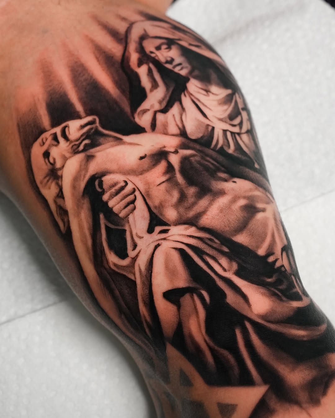 Tattoo by @gionastarace_tattoo — black_and_grey, realism
