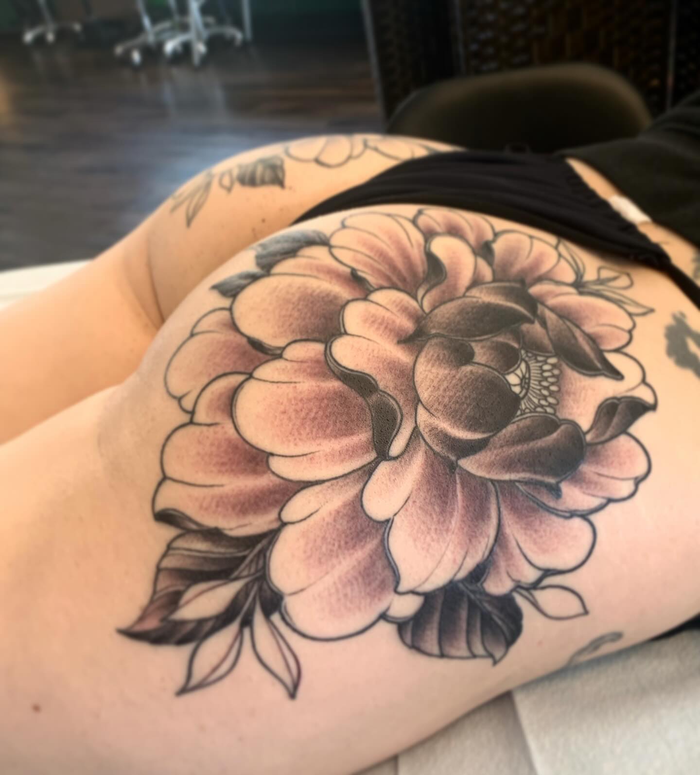 Tattoo by @ldayvee — black_and_grey
