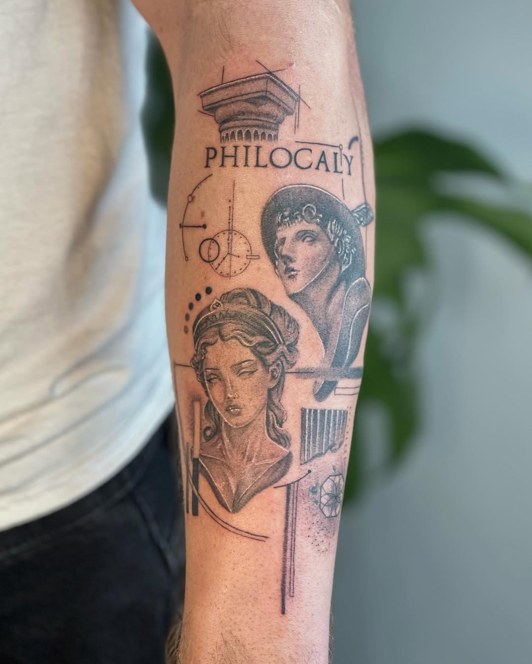 Tattoo by @divinithuy — black_and_grey, realism