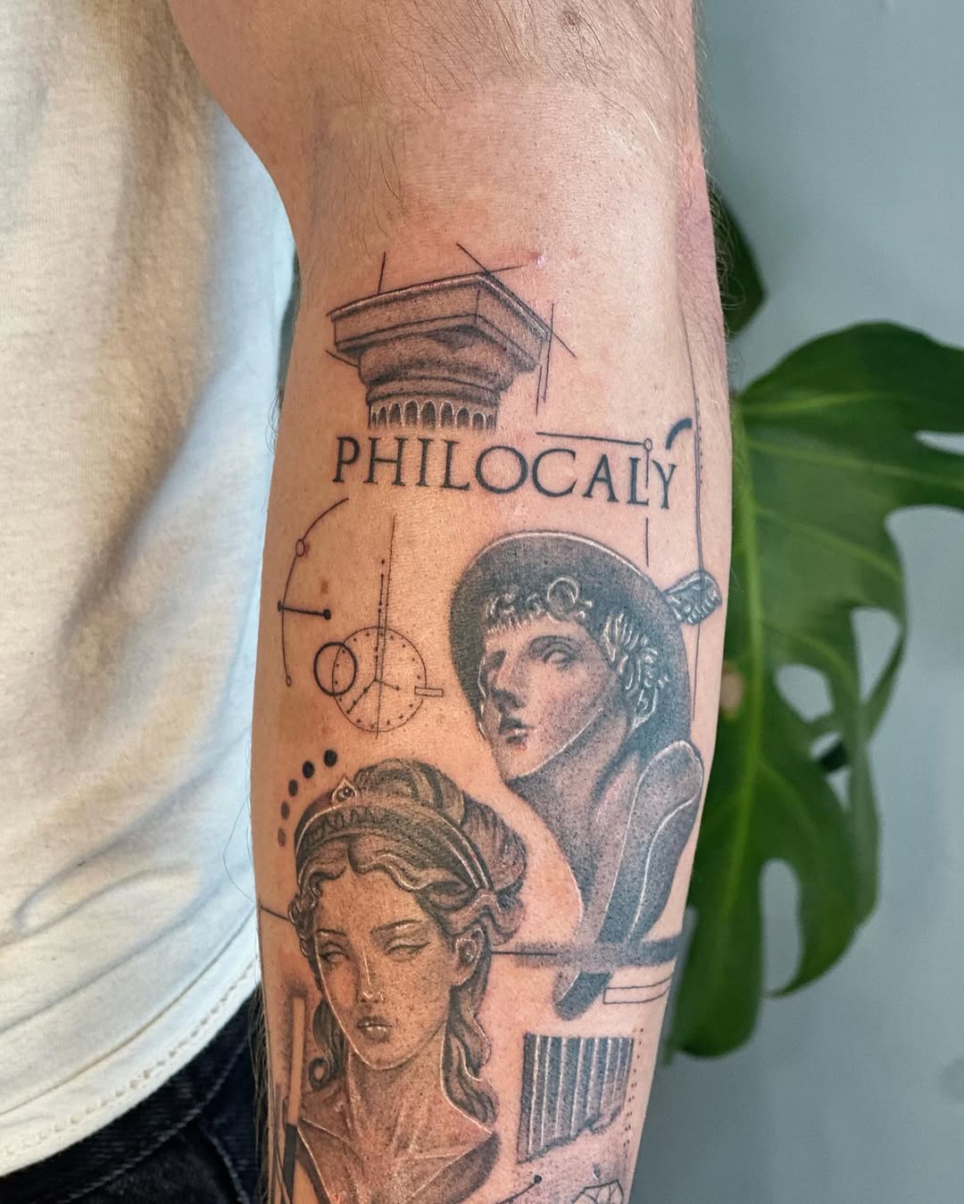 Tattoo by @divinithuy — realism, black_and_grey