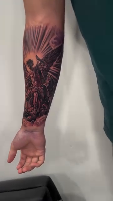 Tattoo by @tattoo_hec — dark_realism, black_and_grey