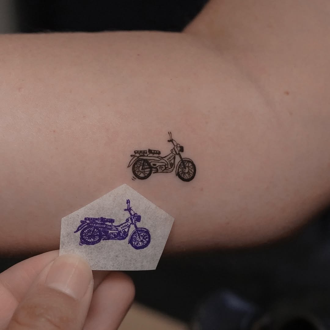 Tattoo by @eddiectattoo — fine_line, minimalist