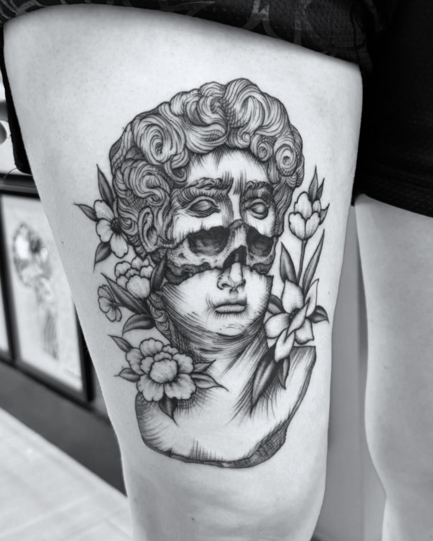Female bust with skull realism tattoo on the thigh by JARED Boston Tattooer: Traditional, Fine, Boston, Massachusetts