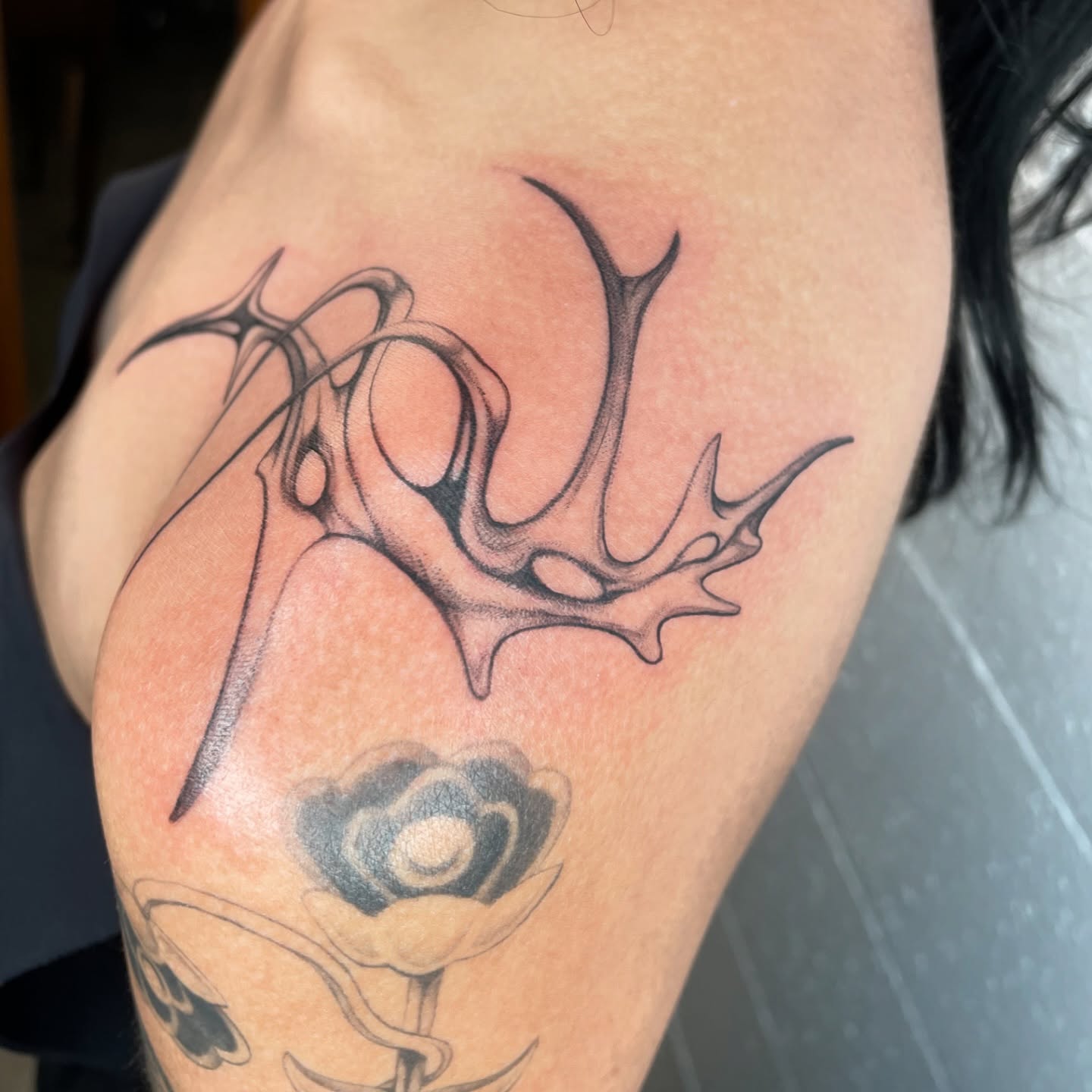 Tattoo by @carolineraer โ black_and_grey