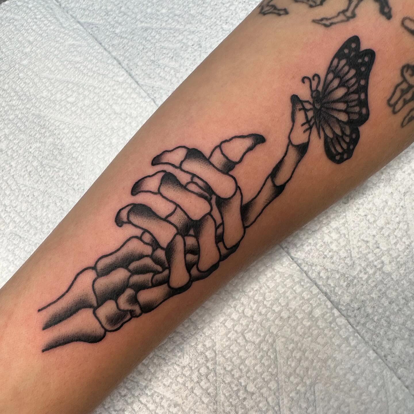 Tattoo by @jafeel_tattoos — black_and_grey