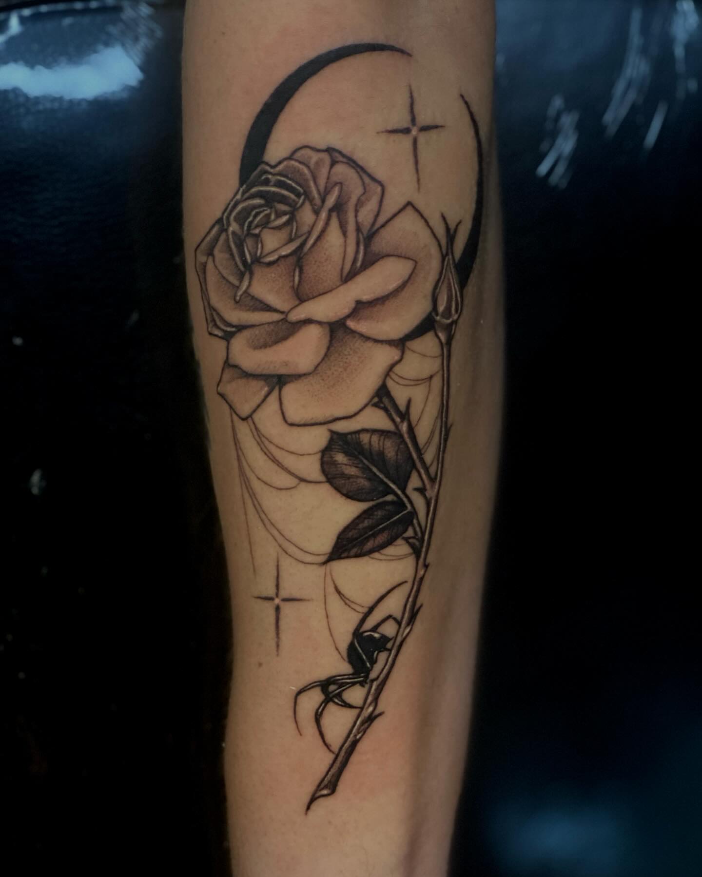 Rose black and grey tattoo on the forearm by 𝔗𝔞𝔶𝔩𝔬𝔯 𝔈𝔩𝔦𝔷𝔞𝔟𝔢𝔱𝔥, Tulsa, Oklahoma