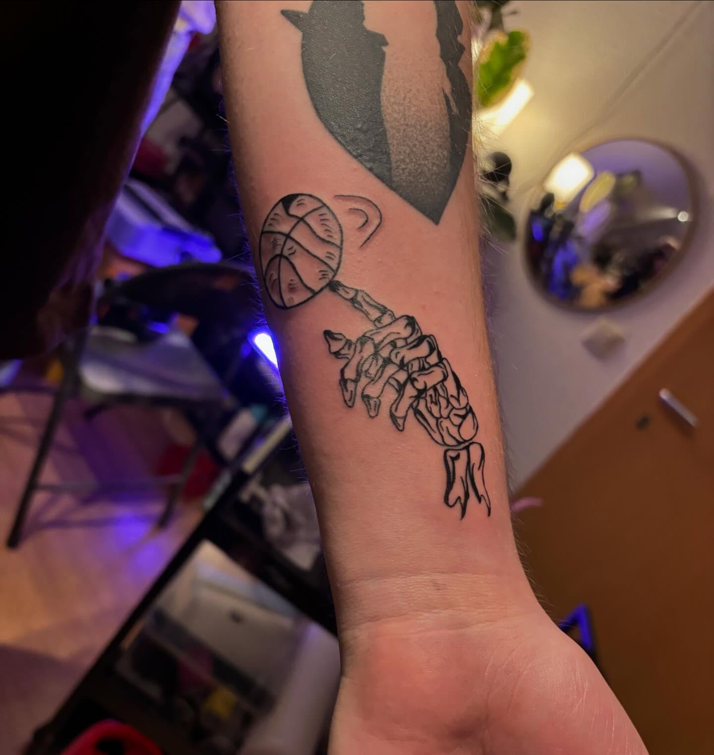 Basketball player black and grey tattoo on the forearm by lu ๐