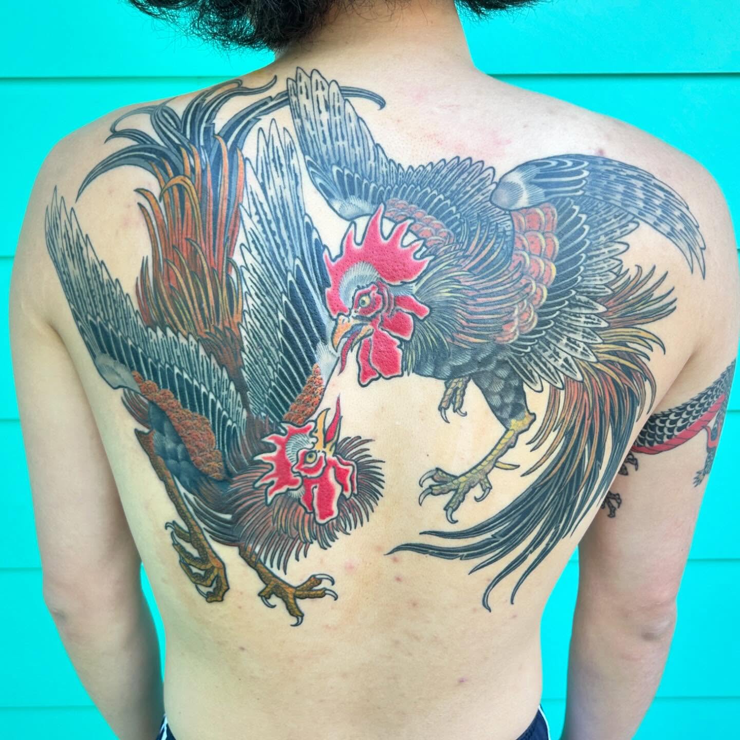 Roosters japanese irezumi tattoo on the back by 匚卂ㄒ乙丨ㄥㄥ卂