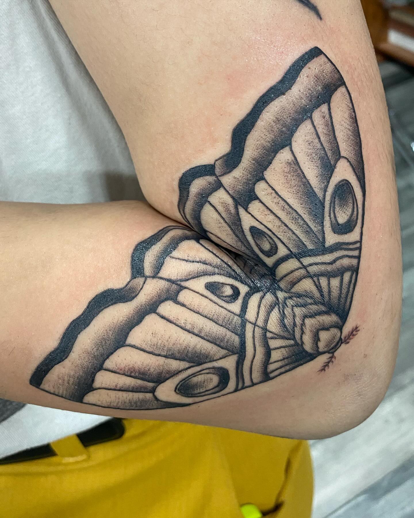 Tattoo by @heidihoodtattoos — dotwork, realism