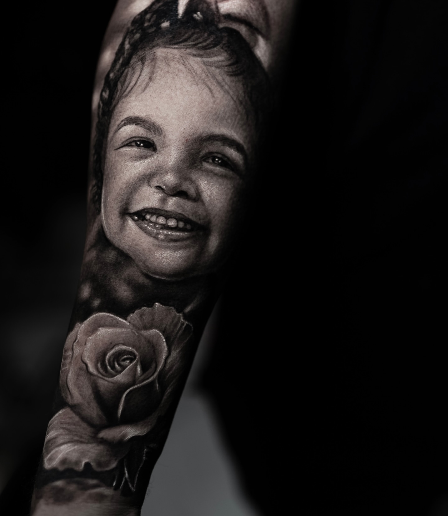 Child's face realism tattoo on the forearm by π¨π»βπ¨Ever luis Rivero π¨π»βπ¨