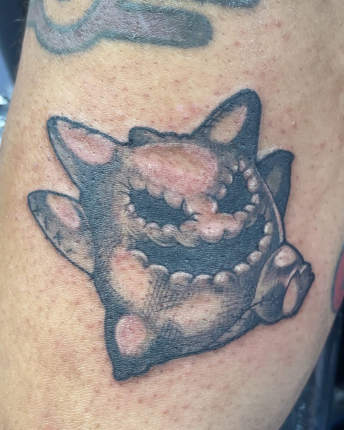 Tattoo by @robinyublind — black_and_grey