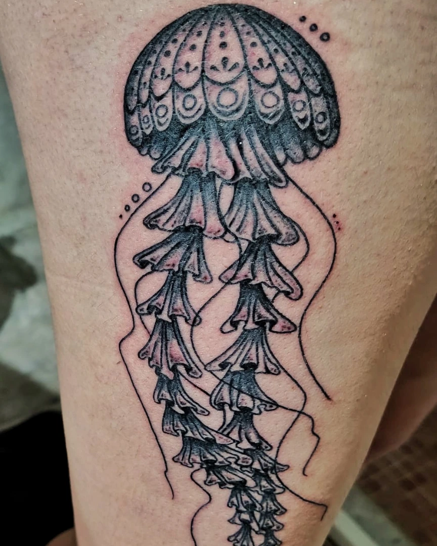 Tattoo by @red.ink_tattoo_pirineos — dotwork