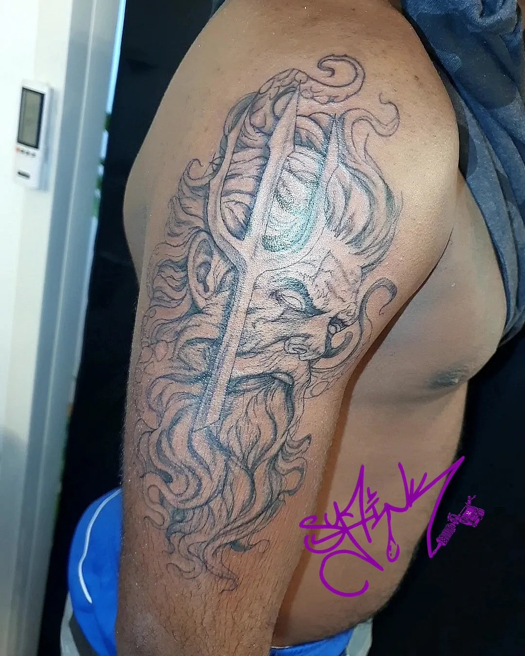 Tattoo by @sy7.tattoos — black_and_grey