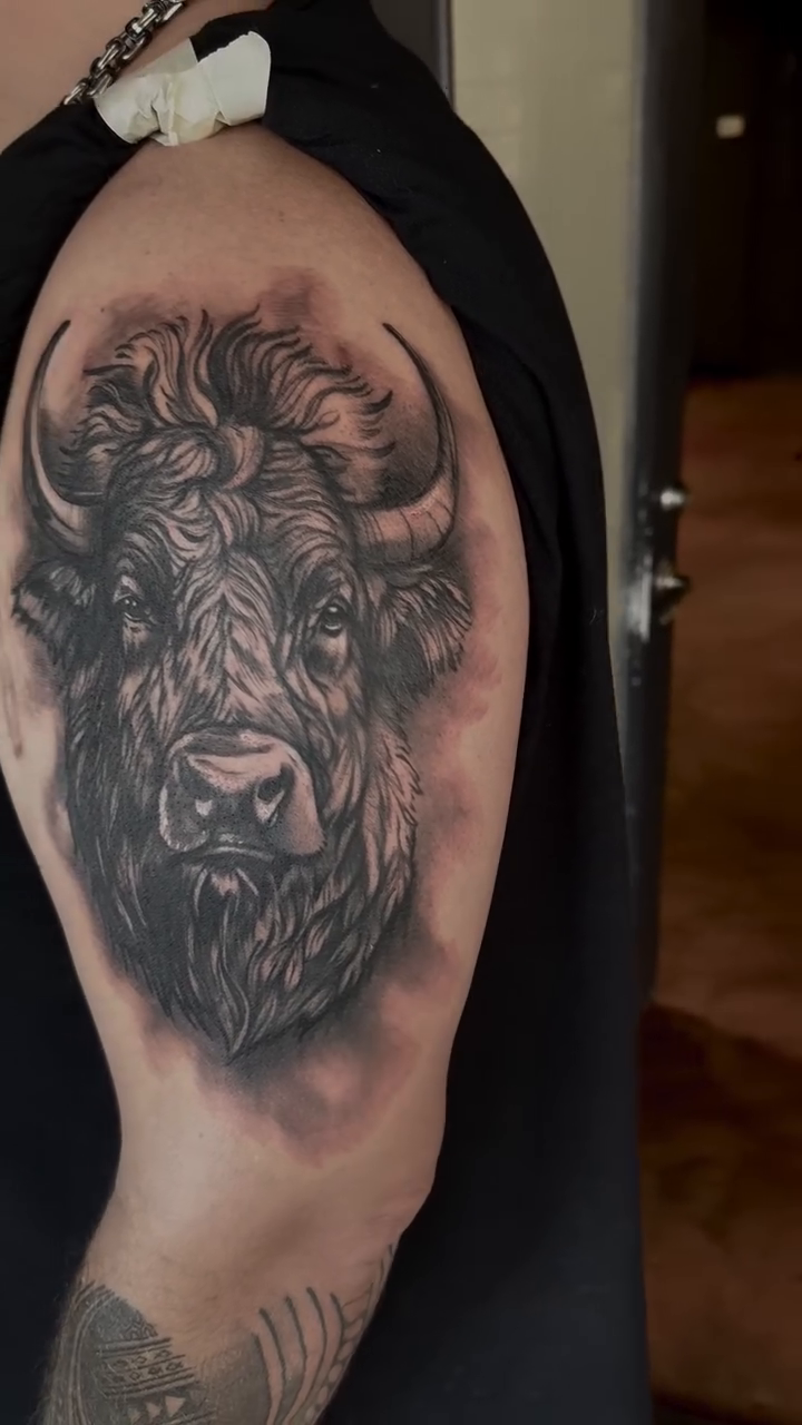 Tattoo by @daveisoldbutstillkicknit — realism, black_and_grey