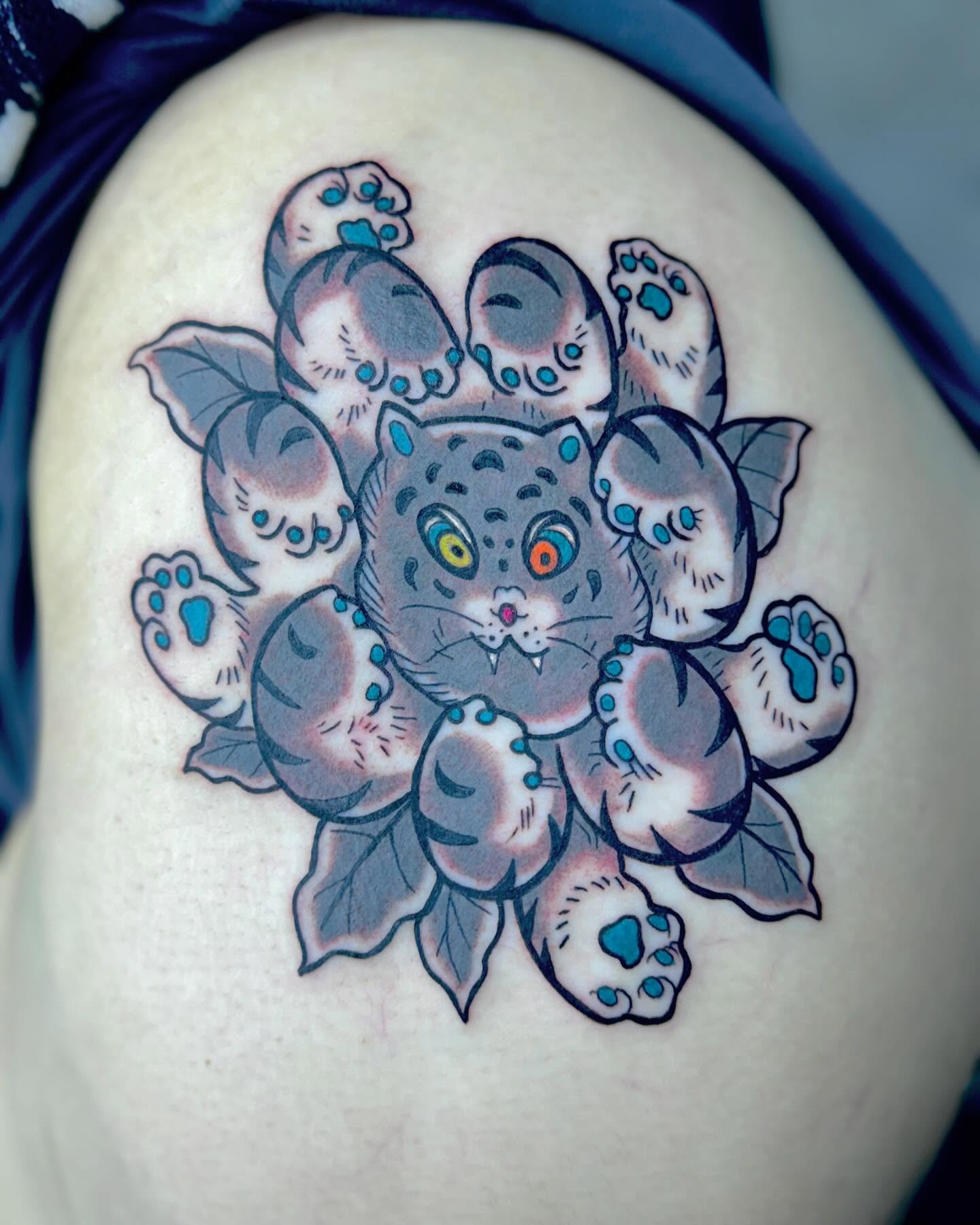 Cat with octopus tentacles American traditional tattoo on the thigh by Kevin A. Salinas ๐จ๐ด, Houston, Texas