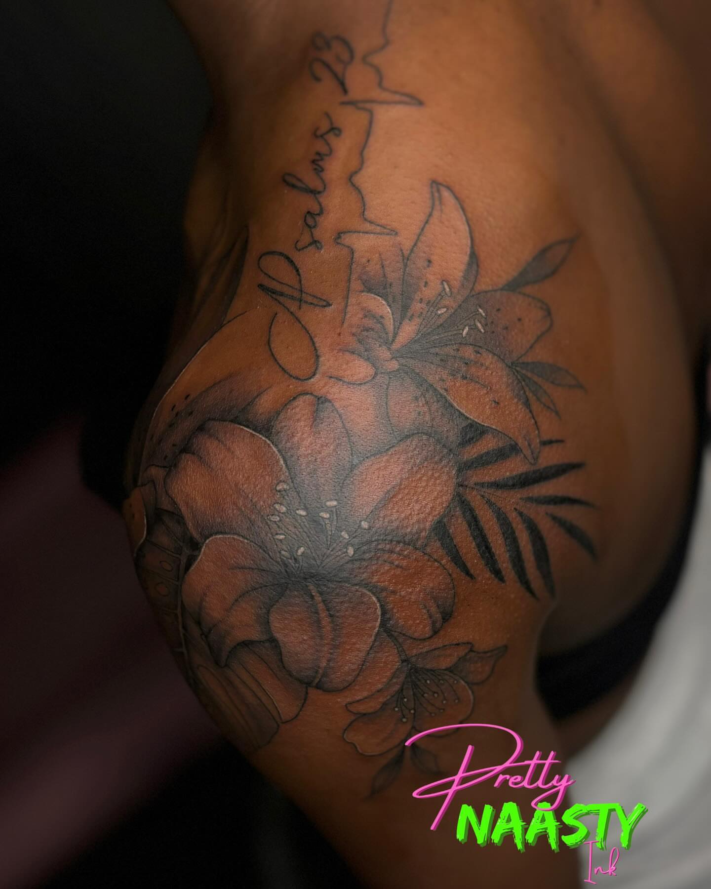 Flowers realism tattoo on the shoulder by Pretty Naasty Ink🖤