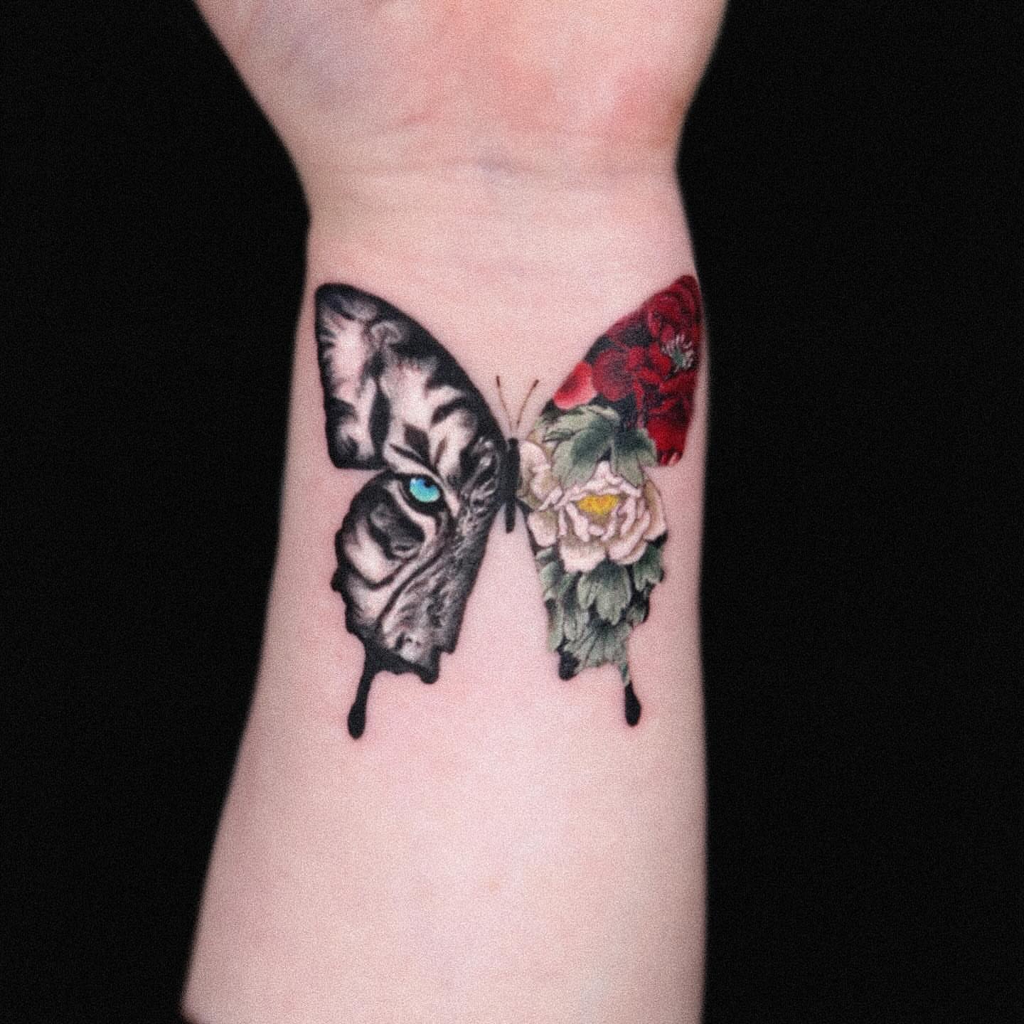 Tattoo by @dyun_tat2 — realism