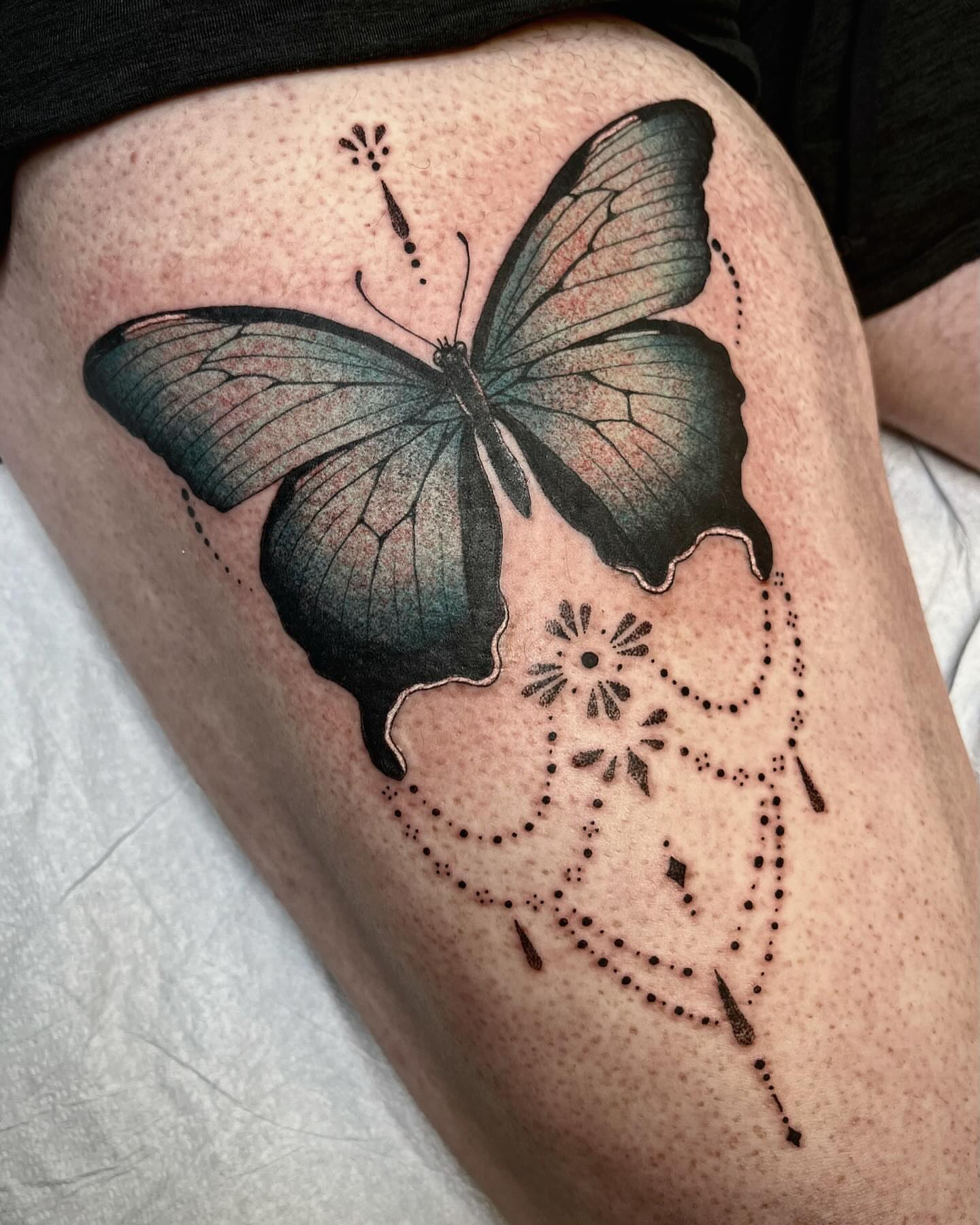 Tattoo by @dustytattoos โ dotwork