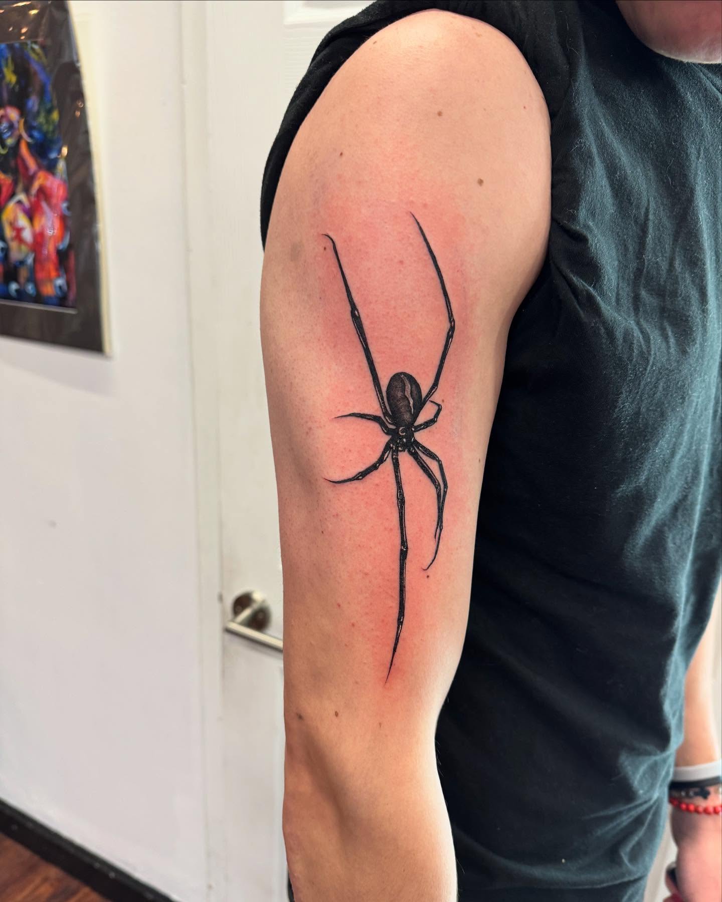 Tattoo by @l.sinatra__ — realism