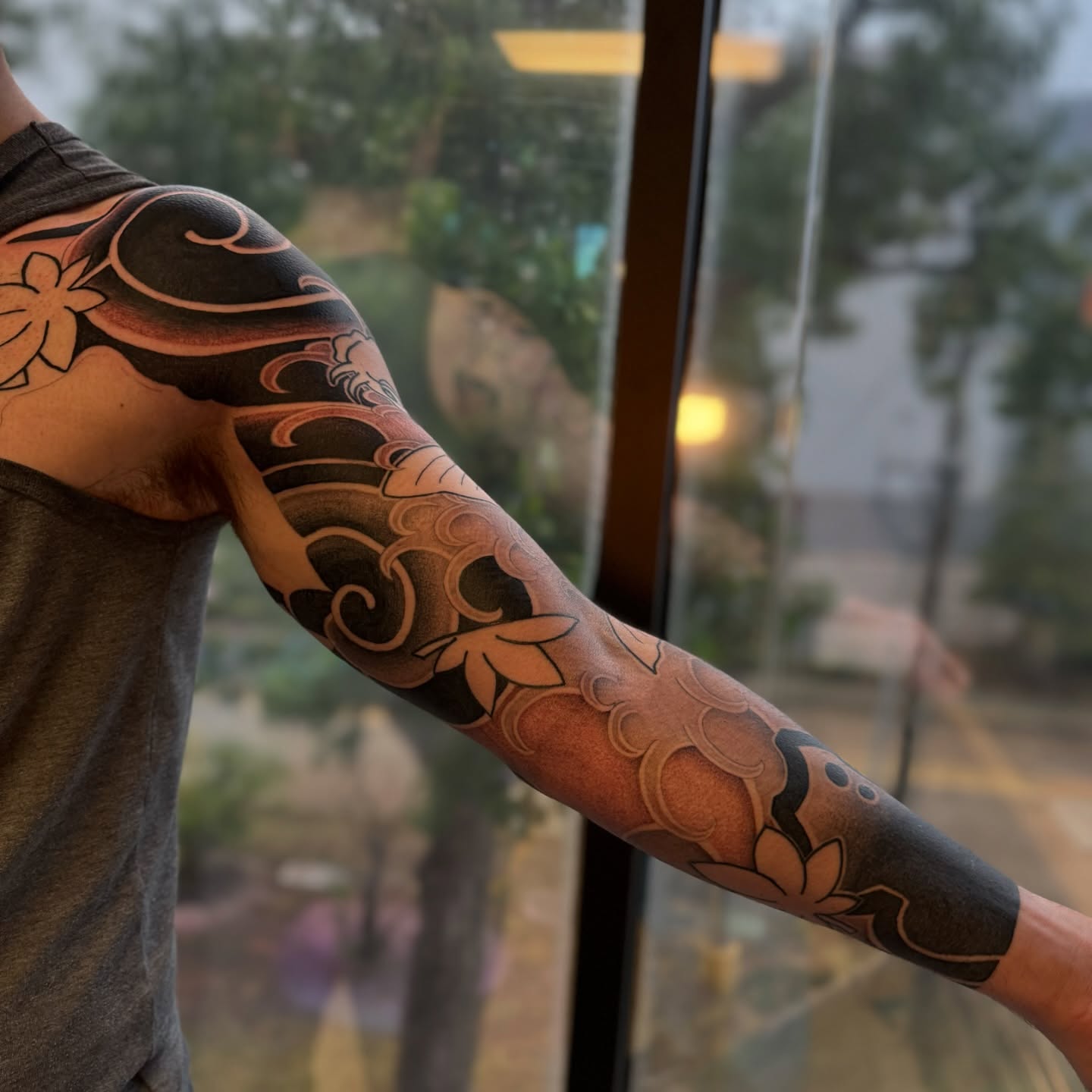 Lotus and waves japanese irezumi tattoo on the forearm by ๐๐๐๐พ๐ - (่พ็ๅ
)