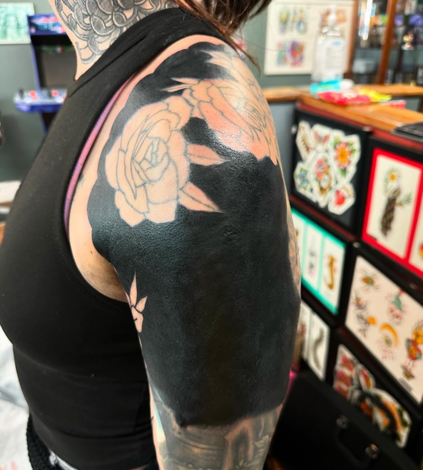 Rose black and grey tattoo on the shoulder by Jackie