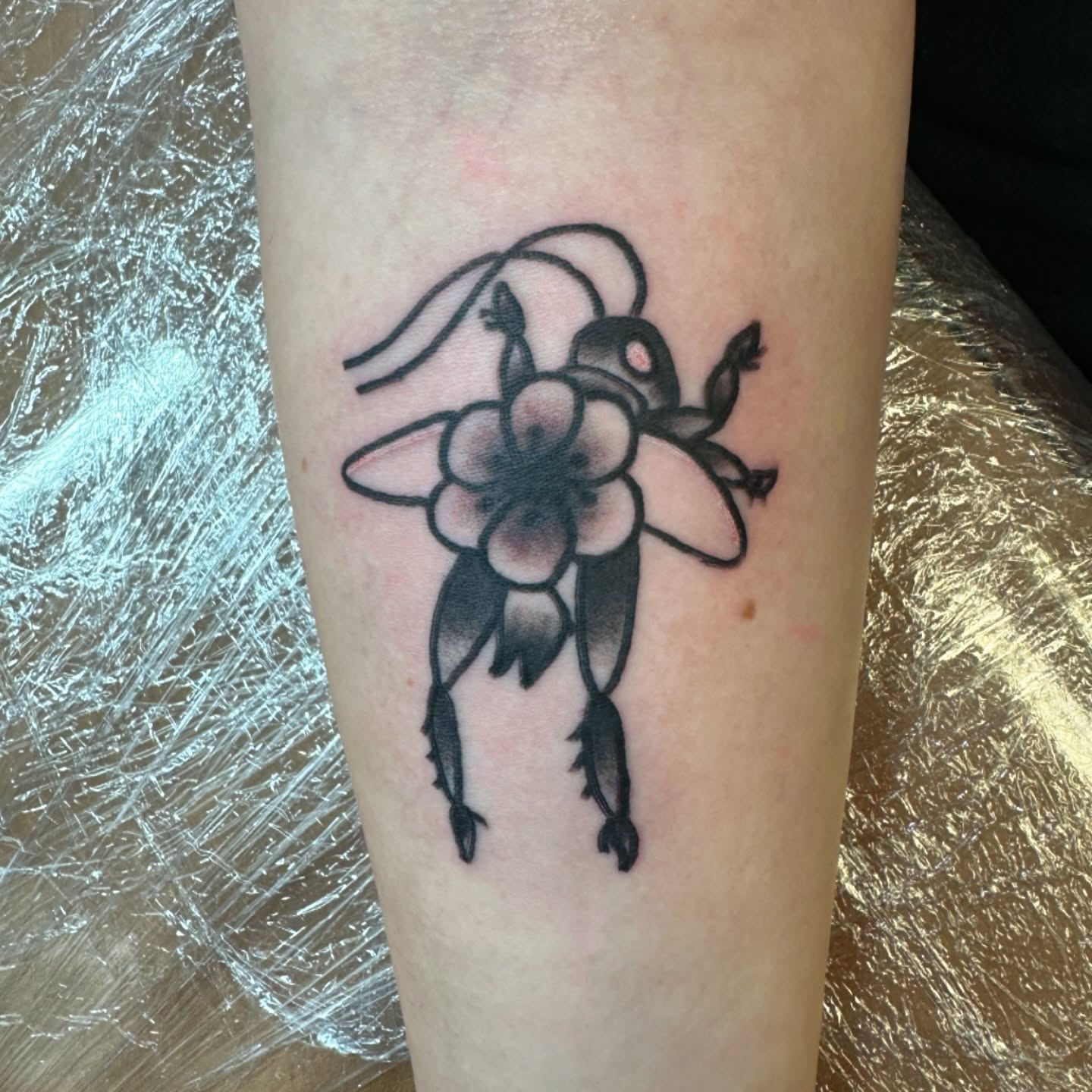 Tattoo by @kakesu_tattoo — black_and_grey