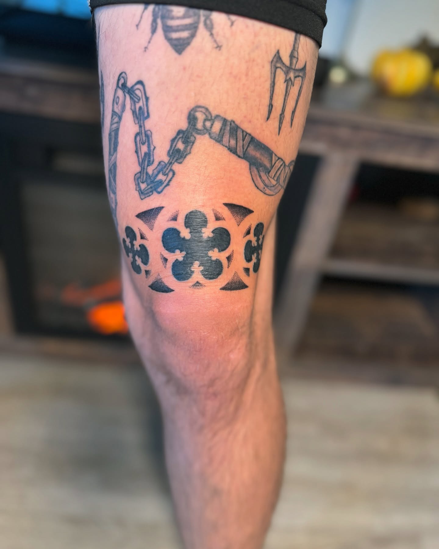 Chains and clover black and grey tattoo on the forearm by Tattoo Artist ⚔️ San Diego, CA