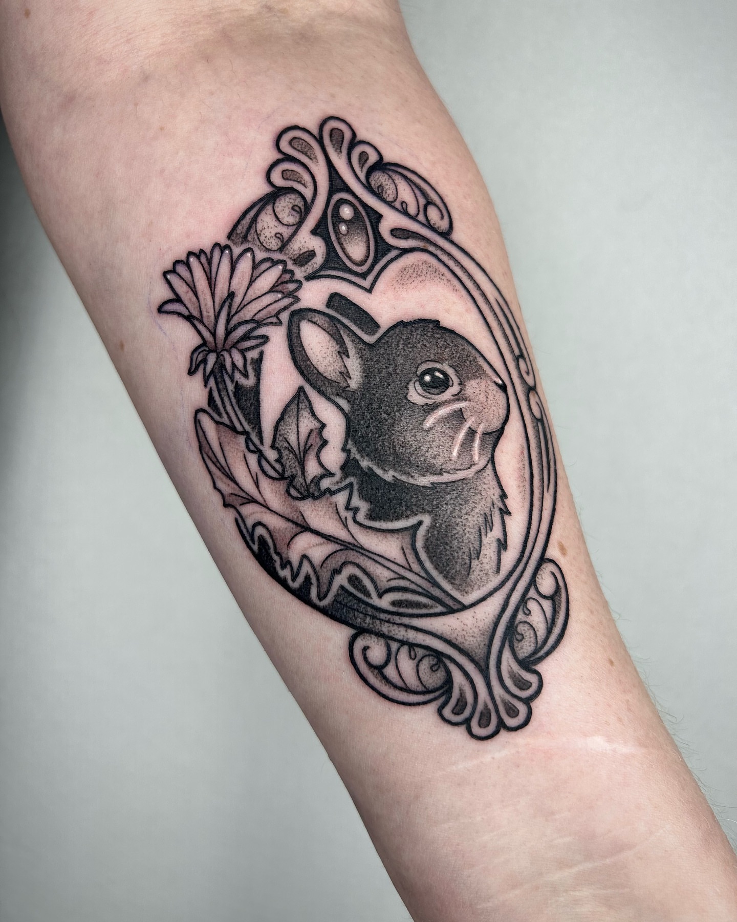 Tattoo by @cicadanymph — black_and_grey