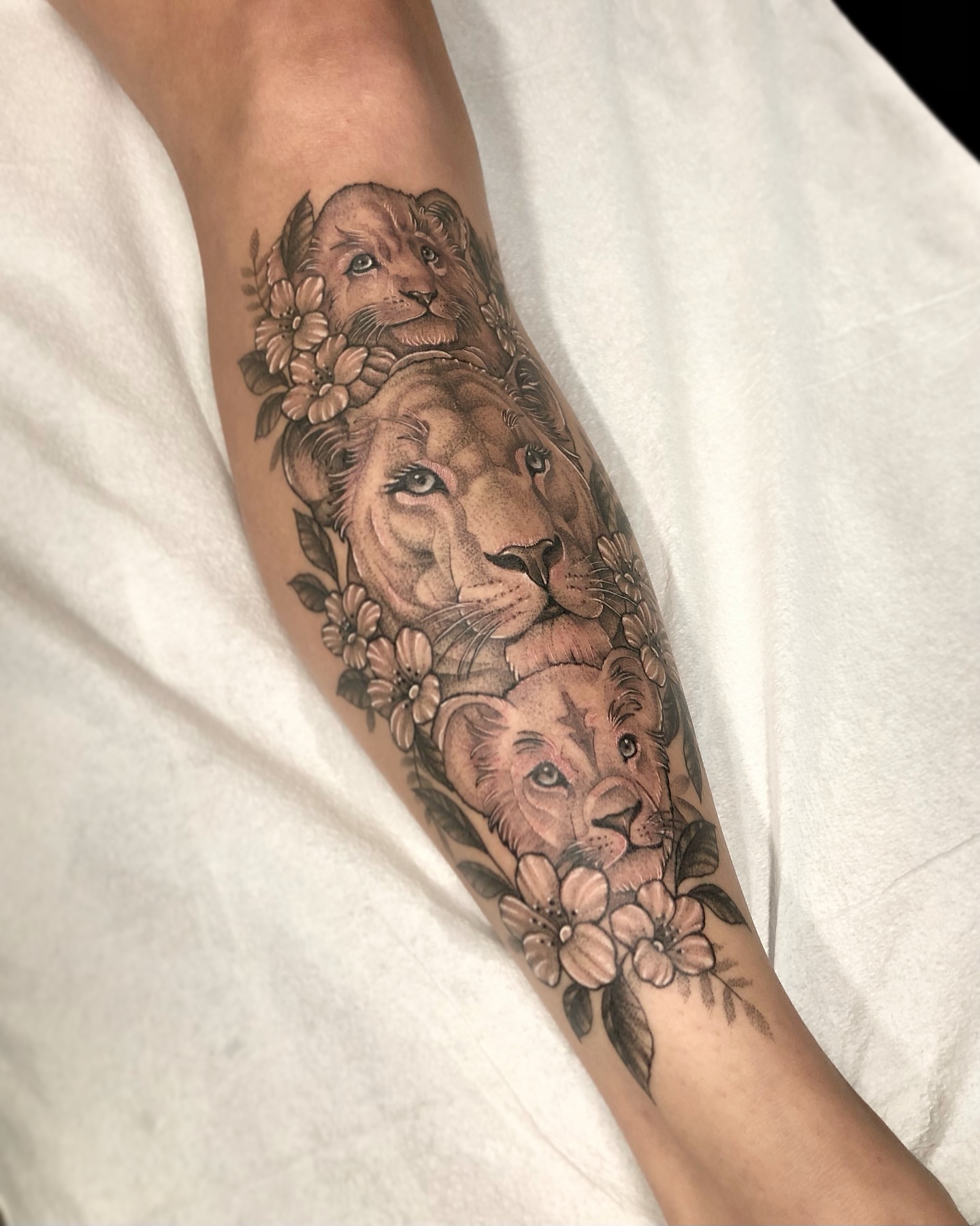 Tattoo by @jennietiesman β black_and_grey, realism