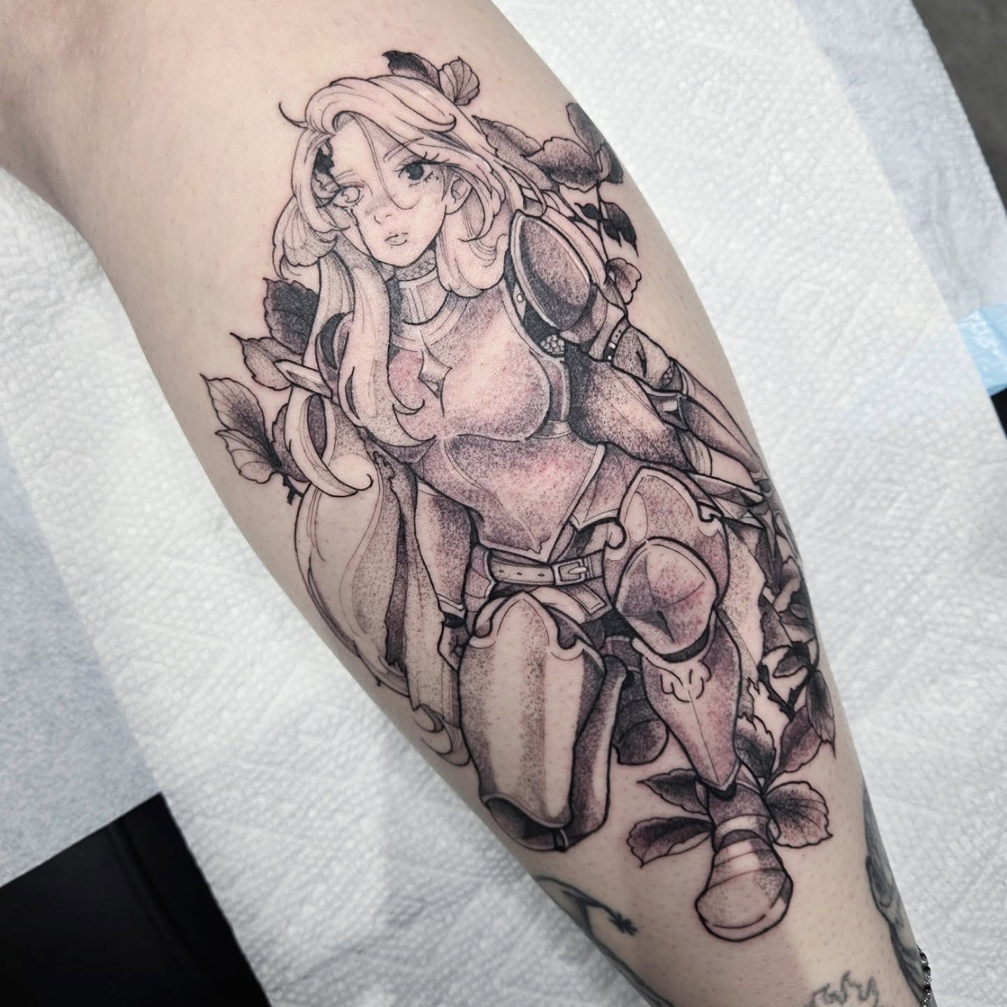 Tattoo by @savshimi — dotwork, realism