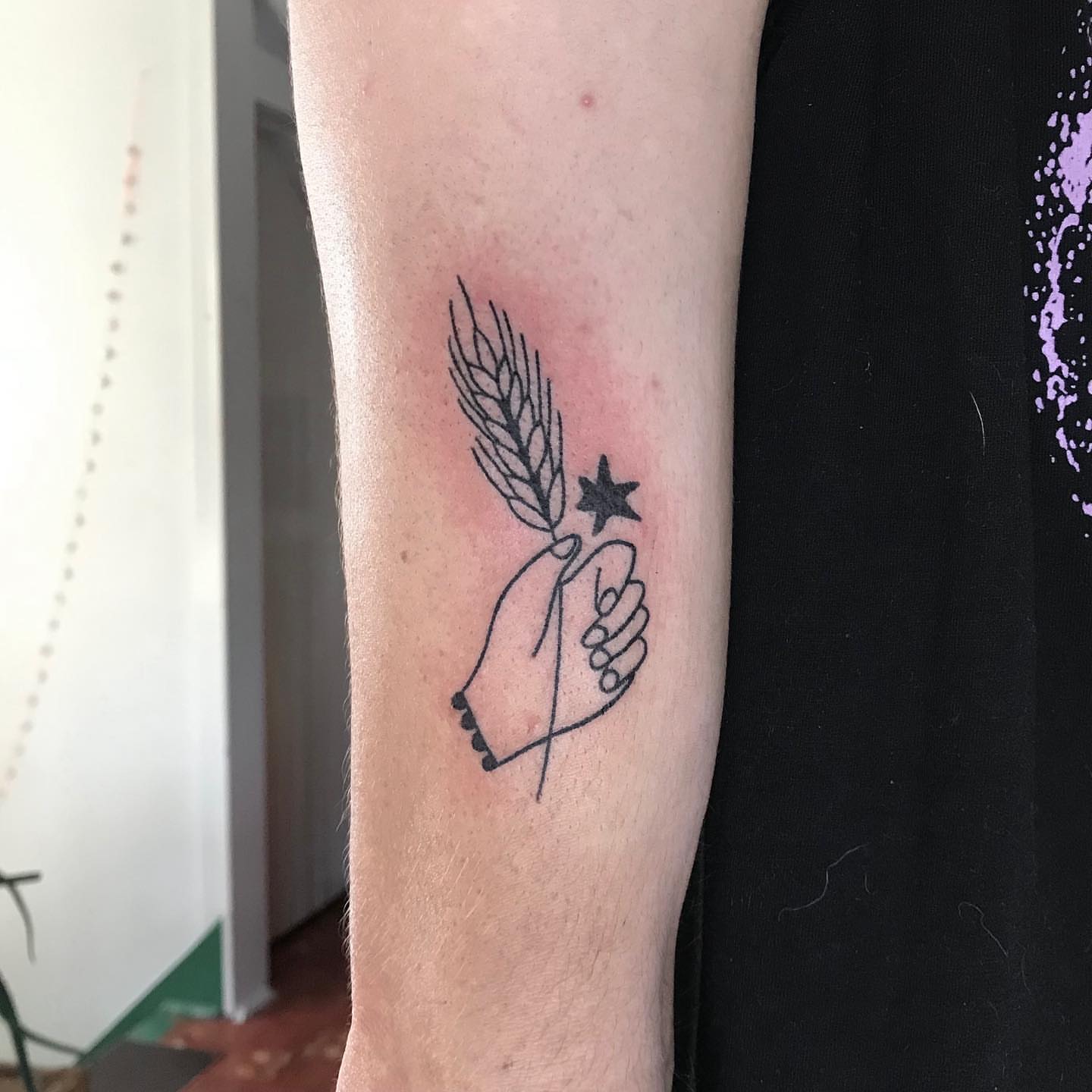 Tattoo by @hocuspokus_ — minimalist