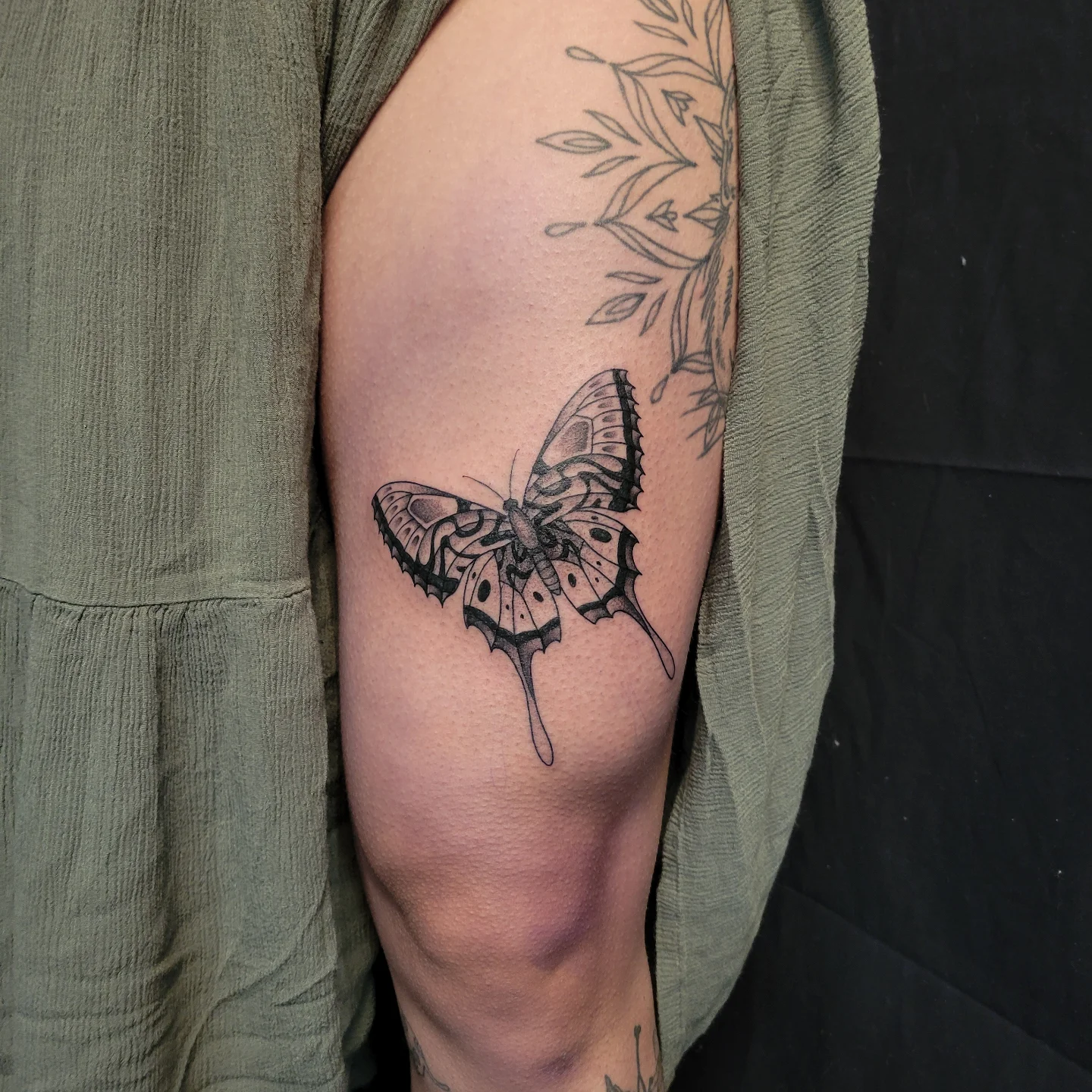 Tattoo by @finite.not.infinite — black_and_grey