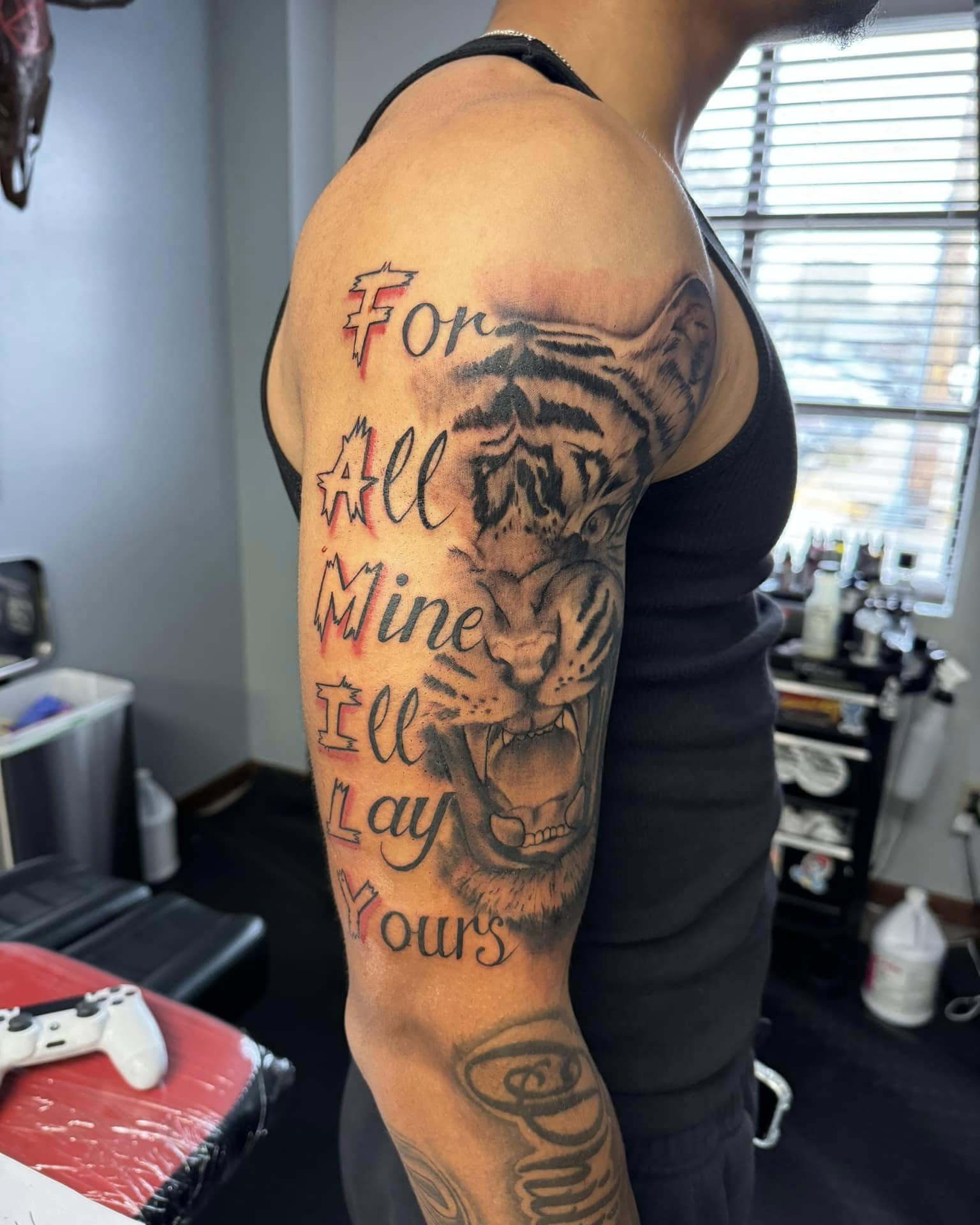 Tattoo by @ta2sbyboss — realism